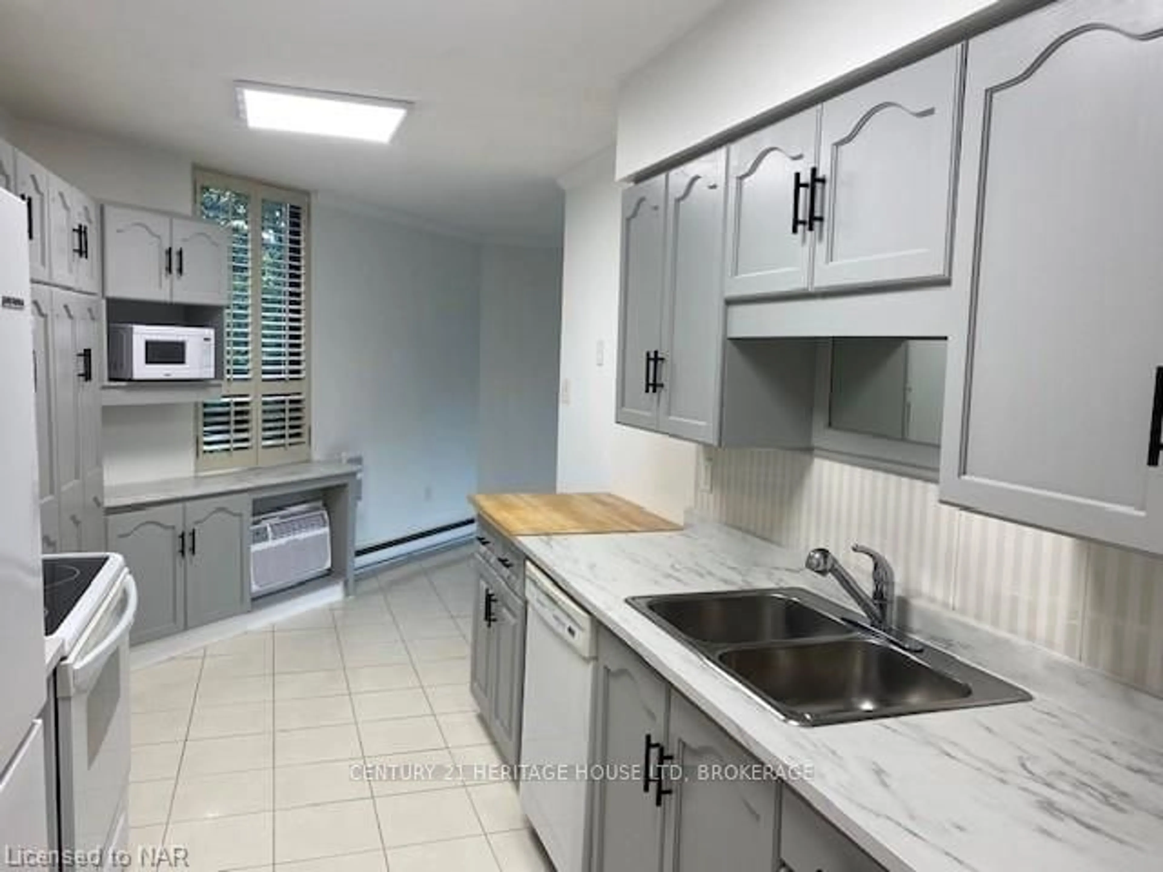 Kitchen, ceramic floors for 190 HWY 20 W #310A, Pelham Ontario L0S 1M0