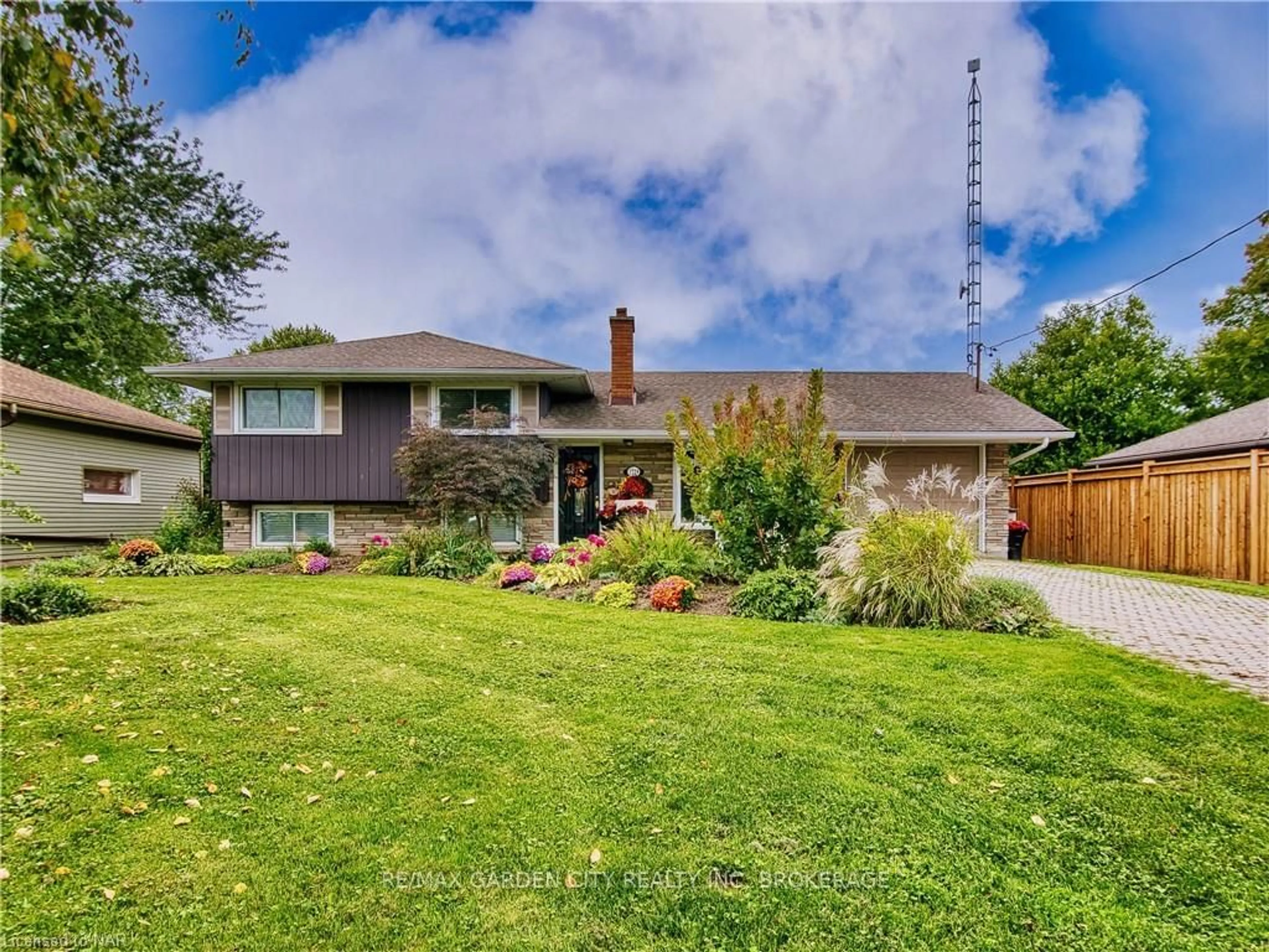 Frontside or backside of a home, the street view for 1729 THIRD ST LOUTH St, St. Catharines Ontario L2R 6P9