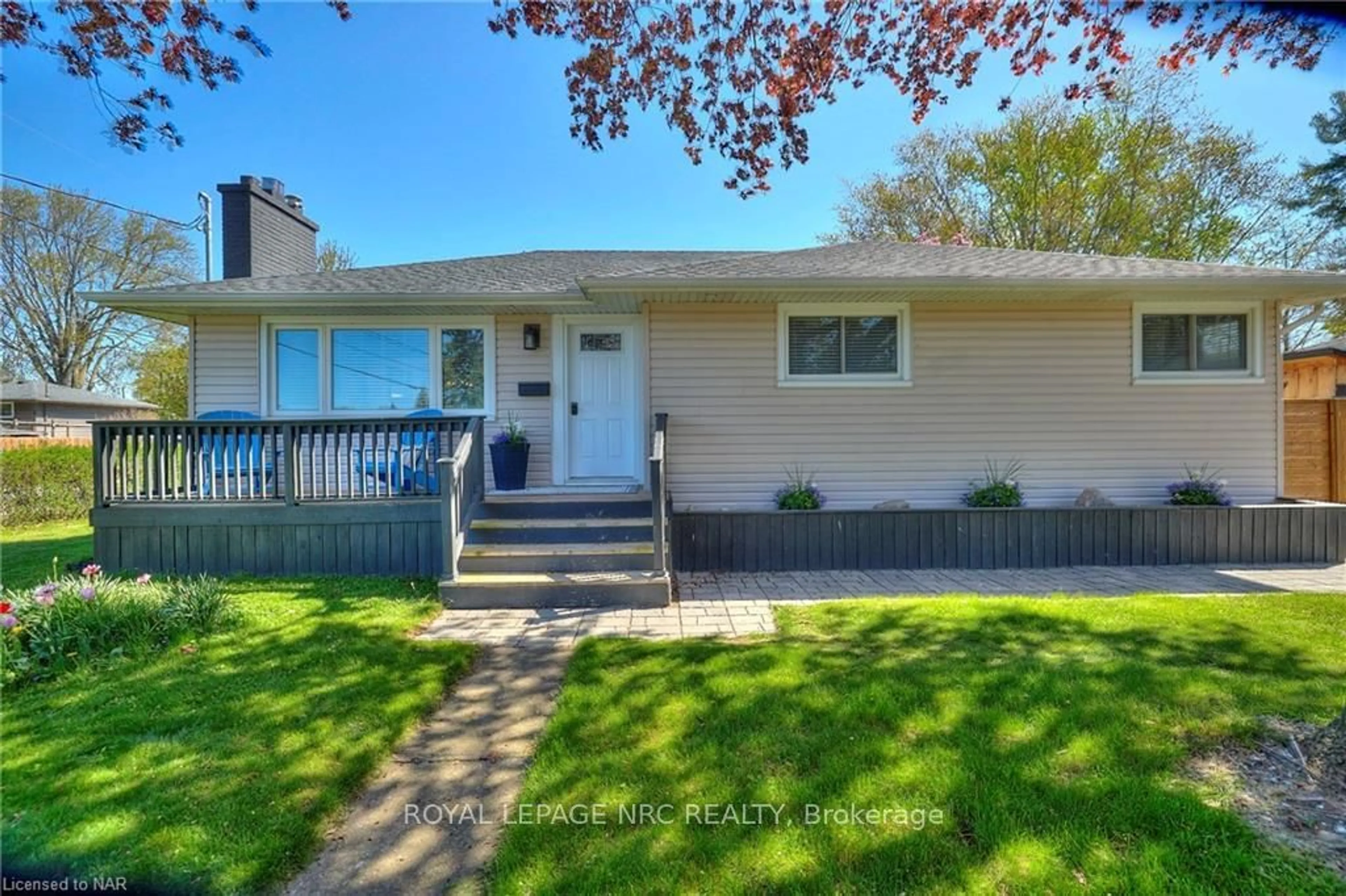 Frontside or backside of a home, cottage for 12 CORBETT Ave, St. Catharines Ontario L2N 5M5