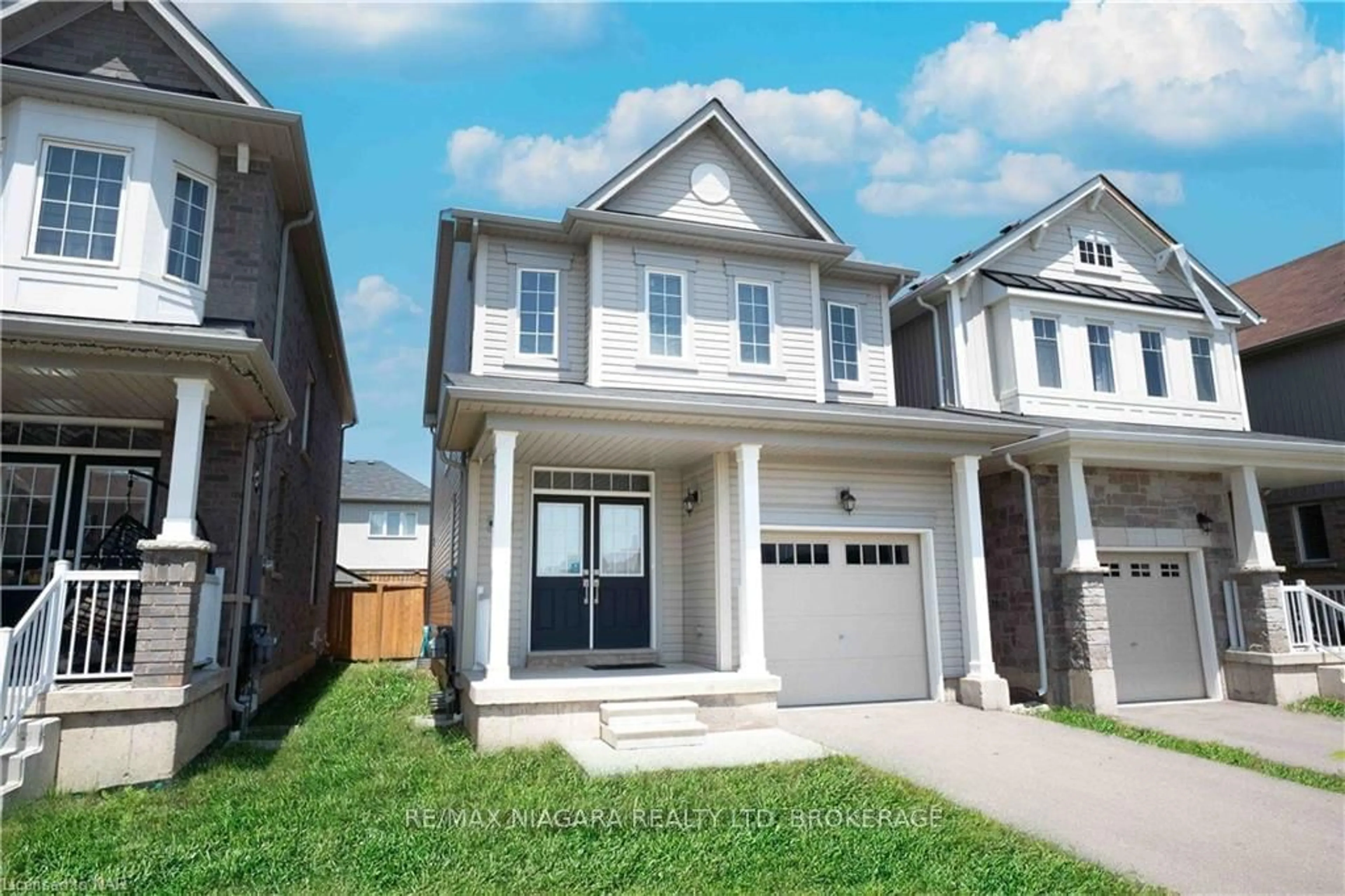 Frontside or backside of a home, the street view for 8767 SOURGUM Ave, Niagara Falls Ontario L2H 3S3