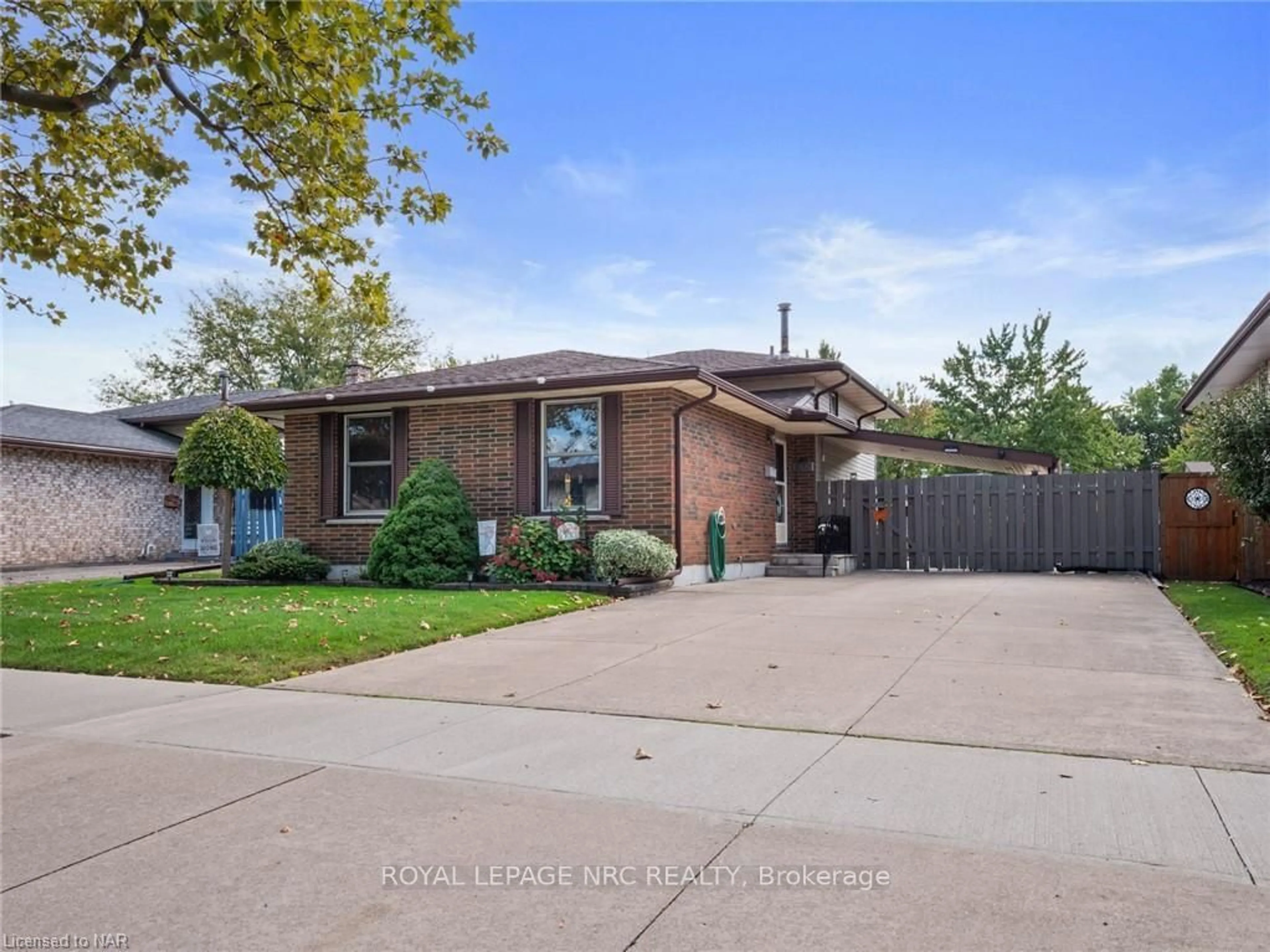 Frontside or backside of a home, the street view for 7076 JILL Dr, Niagara Falls Ontario L2G 7C8