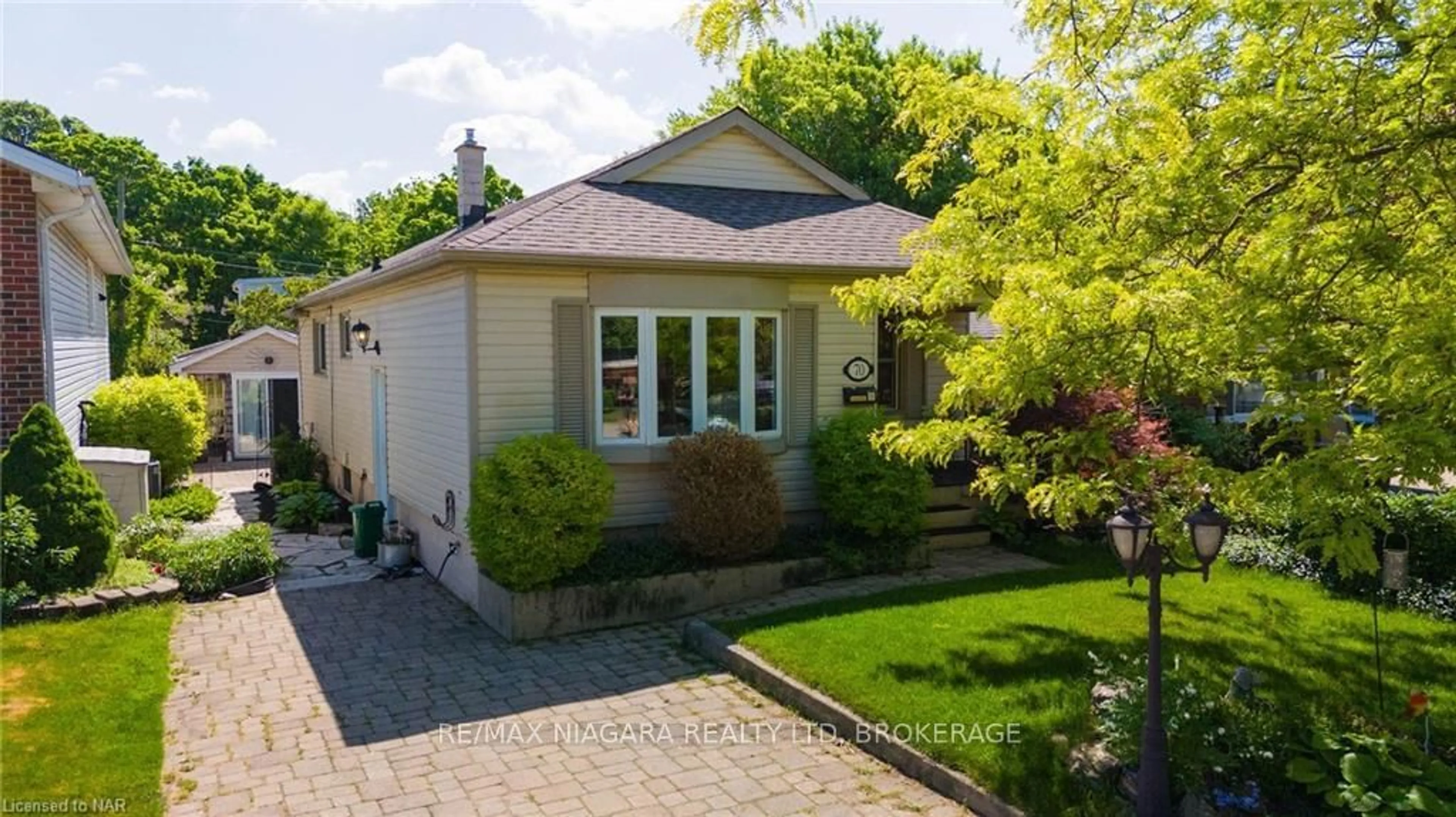 Frontside or backside of a home, cottage for 70 MARGERY Ave, St. Catharines Ontario L2R 6K1