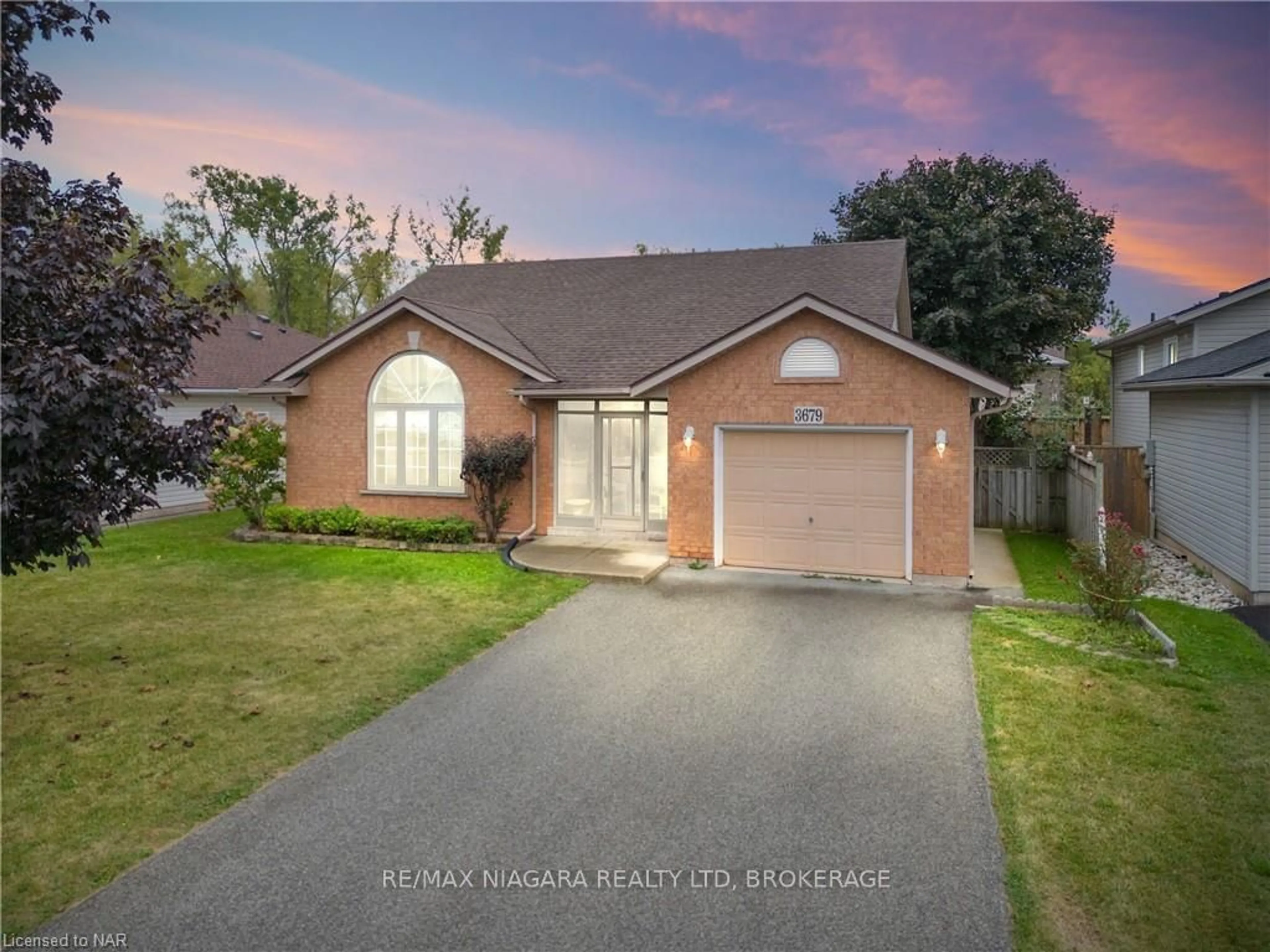 Frontside or backside of a home, the street view for 3679 FRANCES St, Fort Erie Ontario L0S 1N0