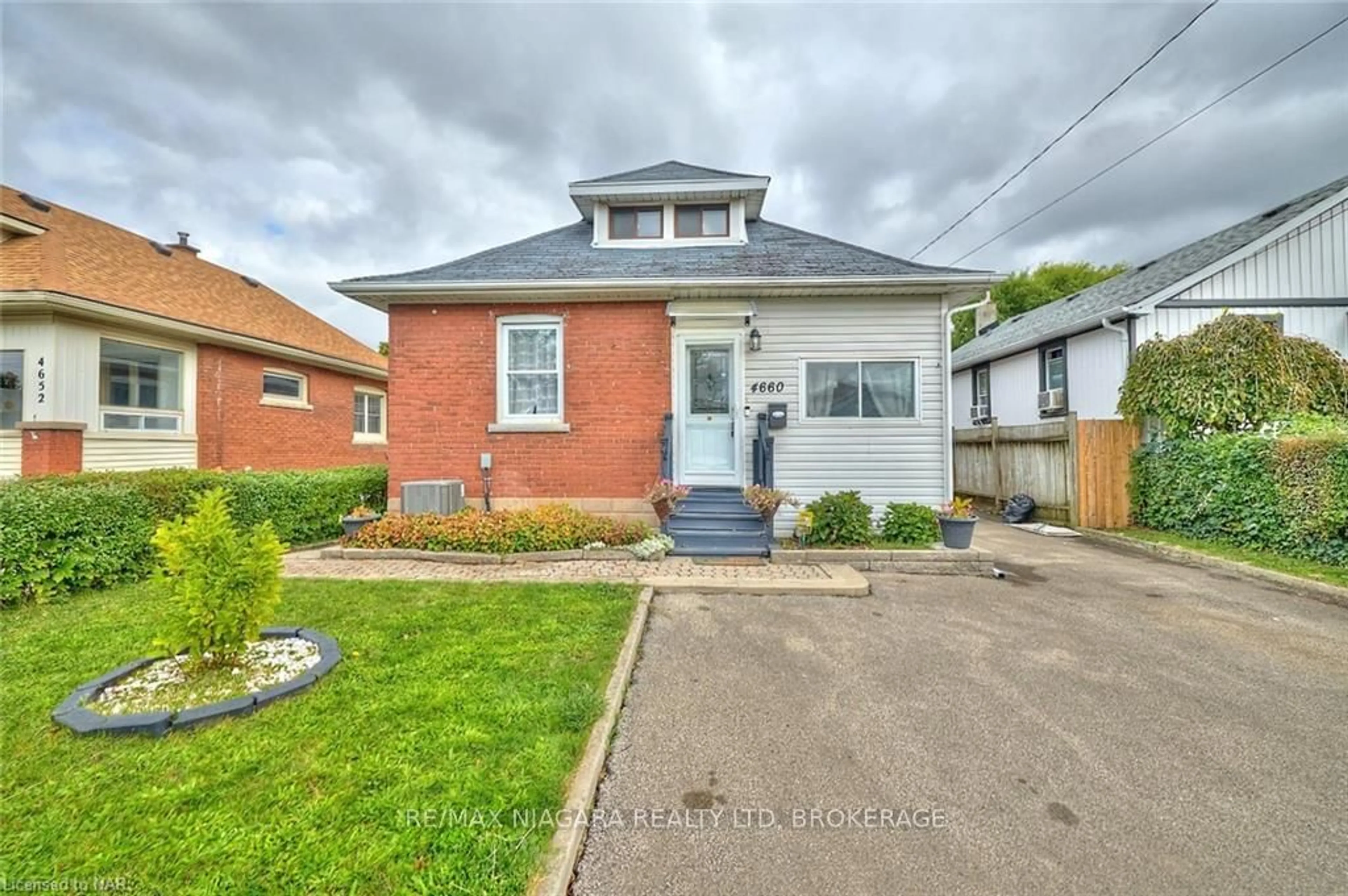 Frontside or backside of a home, cottage for 4660 SIXTH Ave, Niagara Falls Ontario L2E 4T5