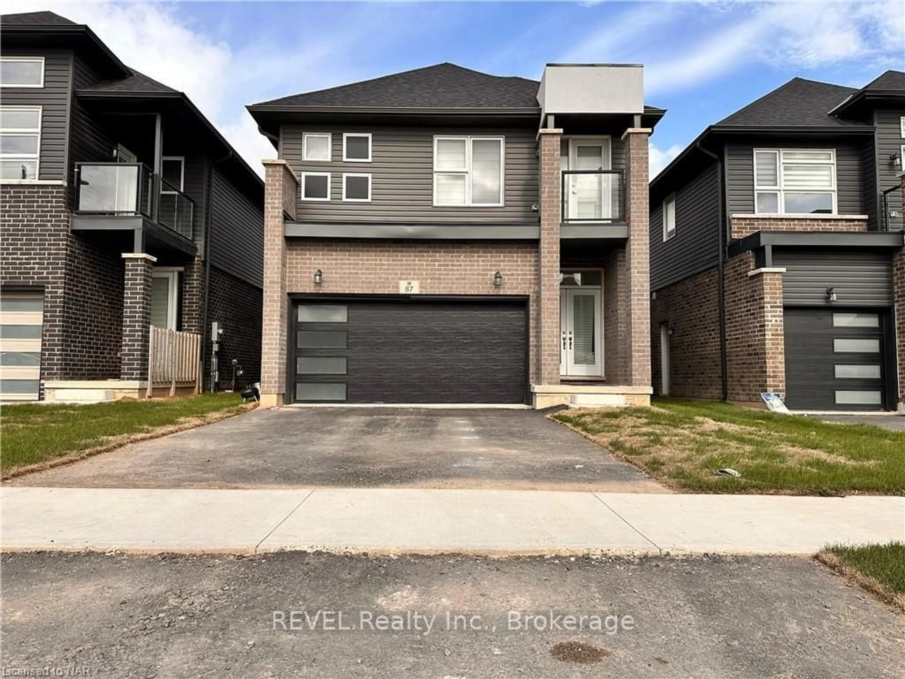 Frontside or backside of a home, the street view for 87 CAROLINE St, Welland Ontario L3B 0J9