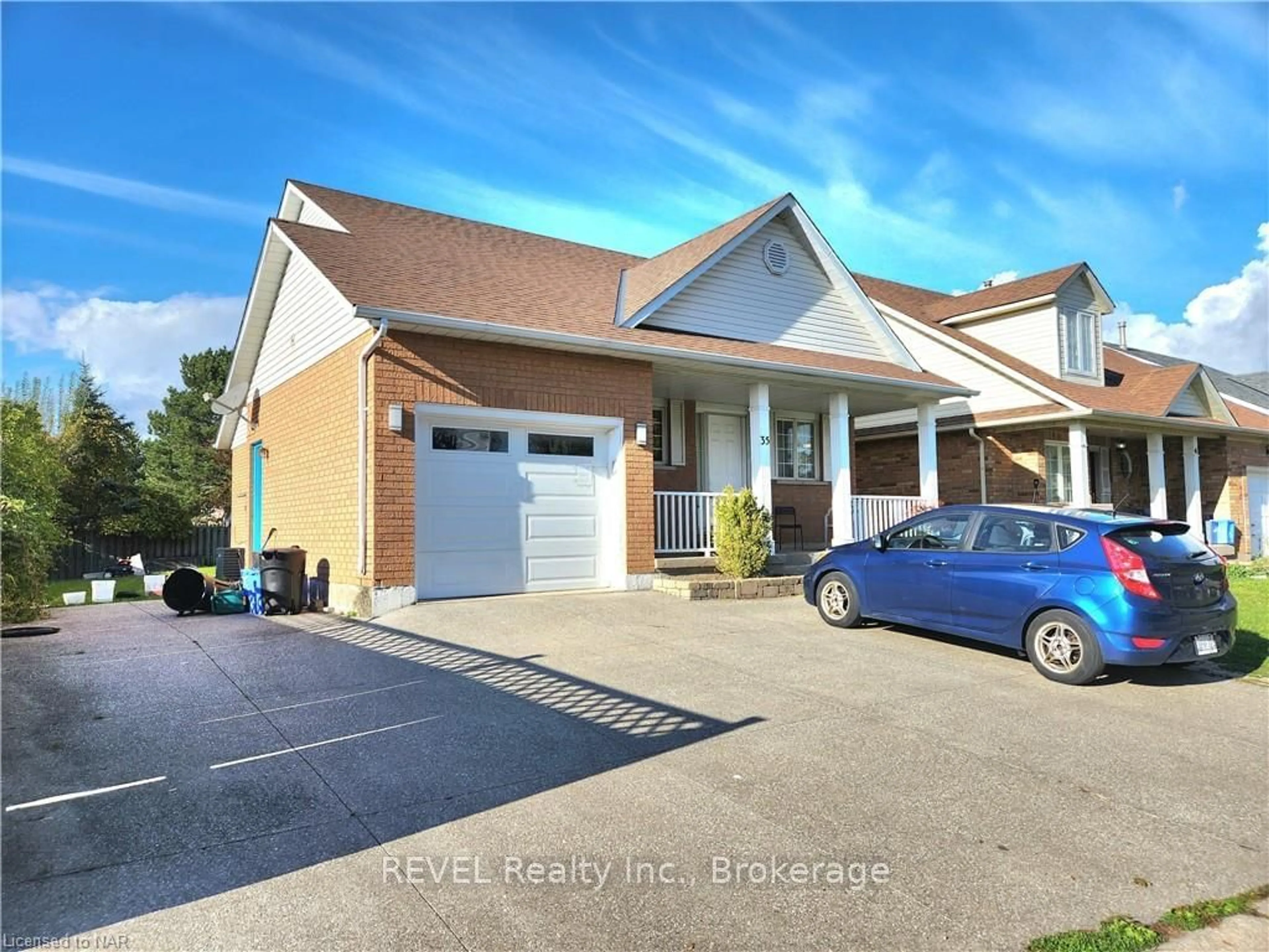 Frontside or backside of a home, the street view for 35 SUMMERS Dr, Thorold Ontario L2V 4Z9