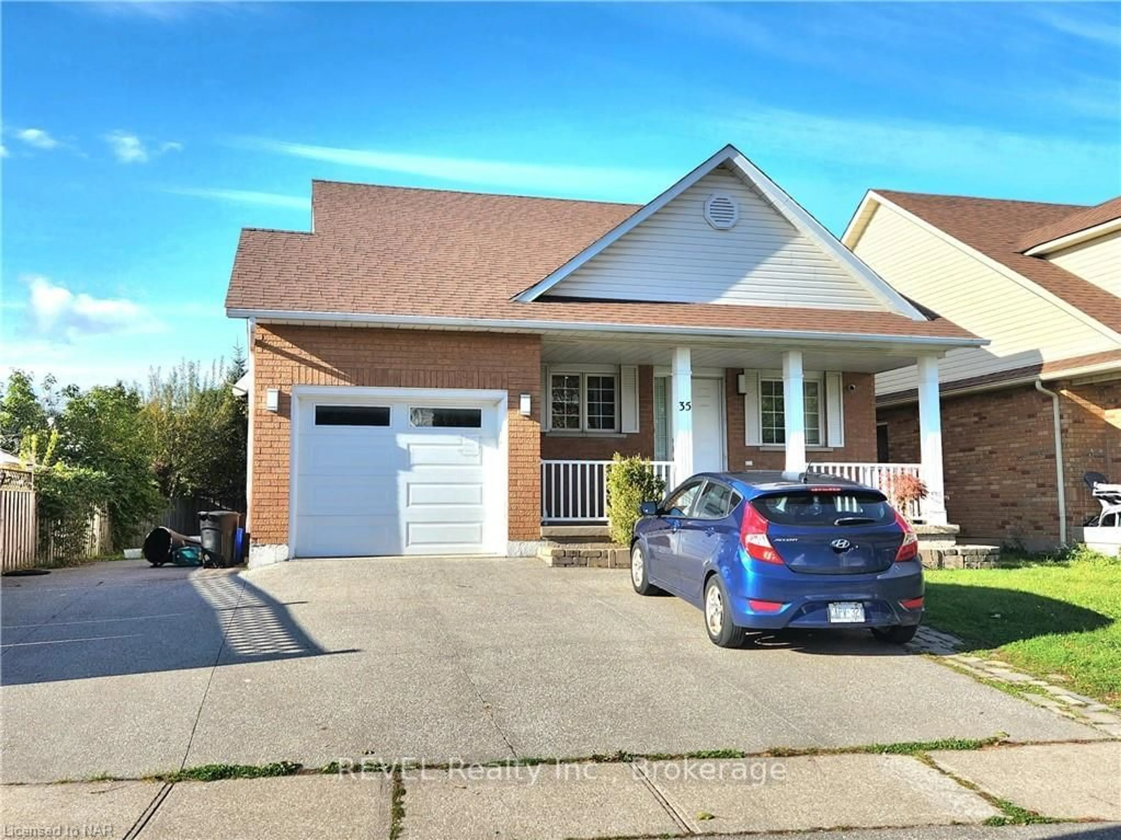 Frontside or backside of a home, cottage for 35 SUMMERS Dr, Thorold Ontario L2V 4Z9