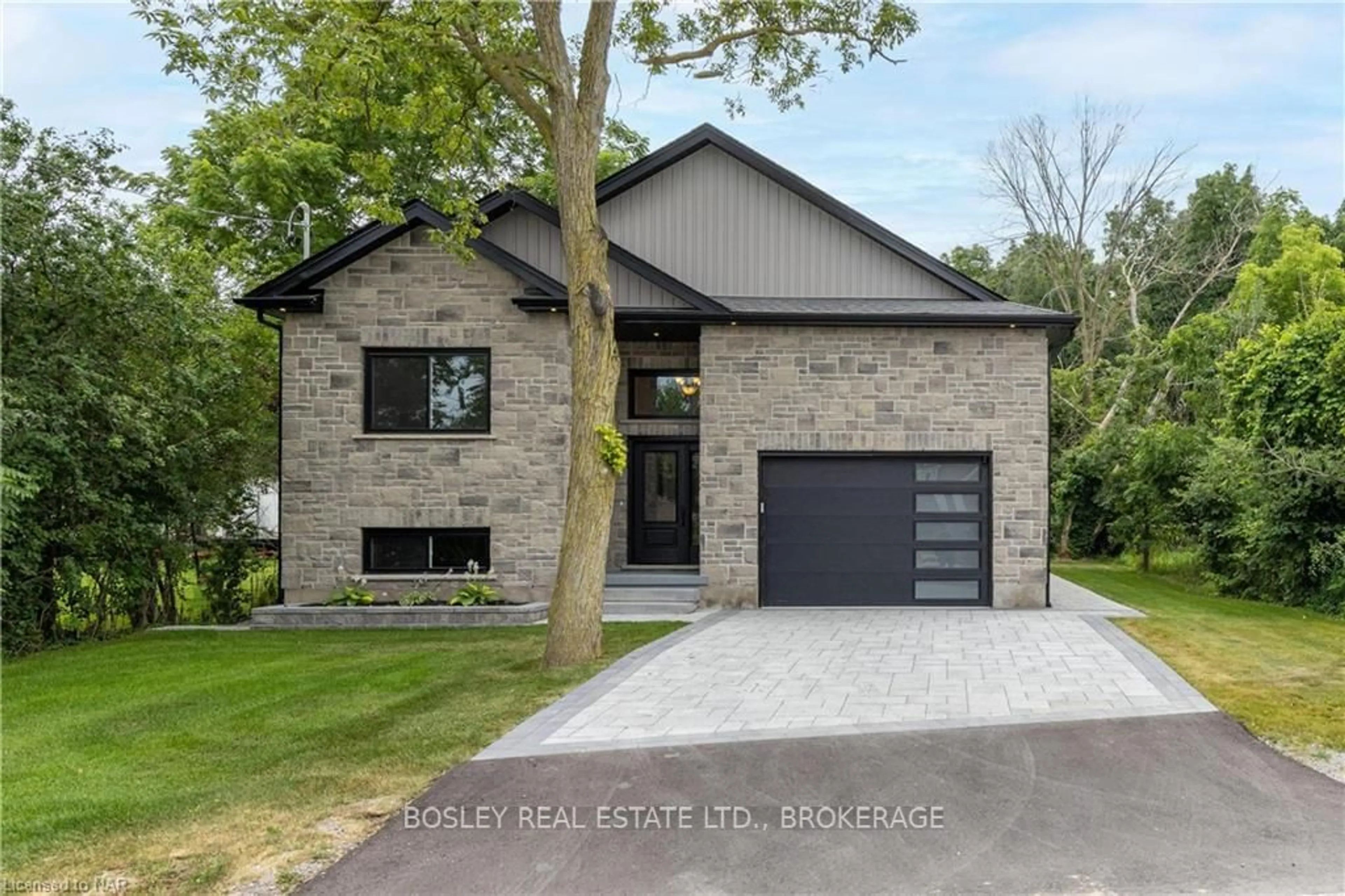 Home with brick exterior material for 681 WARNER Rd, Niagara-on-the-Lake Ontario L0S 1P0