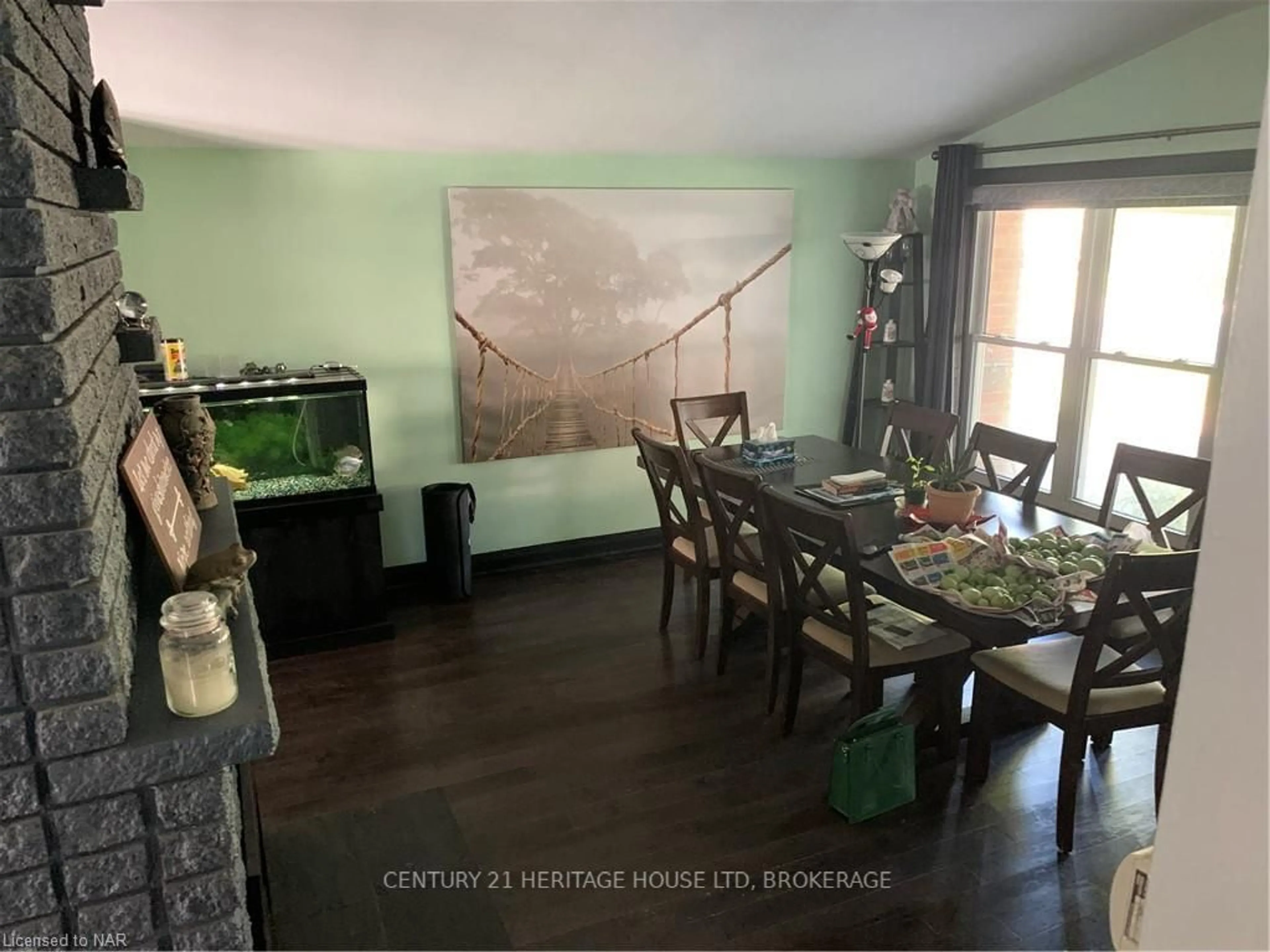 Dining room, wood floors, cottage for 67 WAKELIN Terr, St. Catharines Ontario L2M 4K8