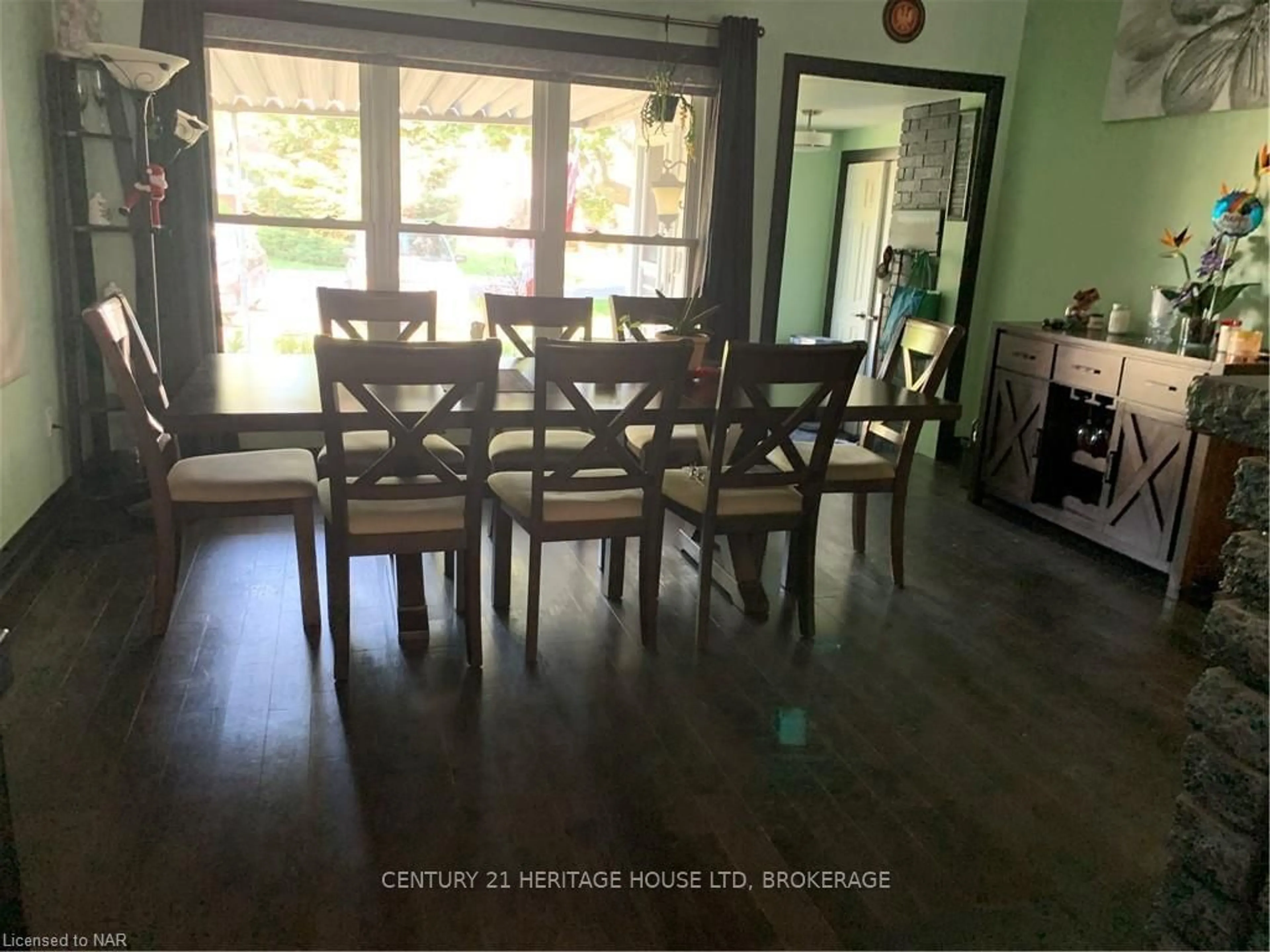 Dining room, wood floors, cottage for 67 WAKELIN Terr, St. Catharines Ontario L2M 4K8