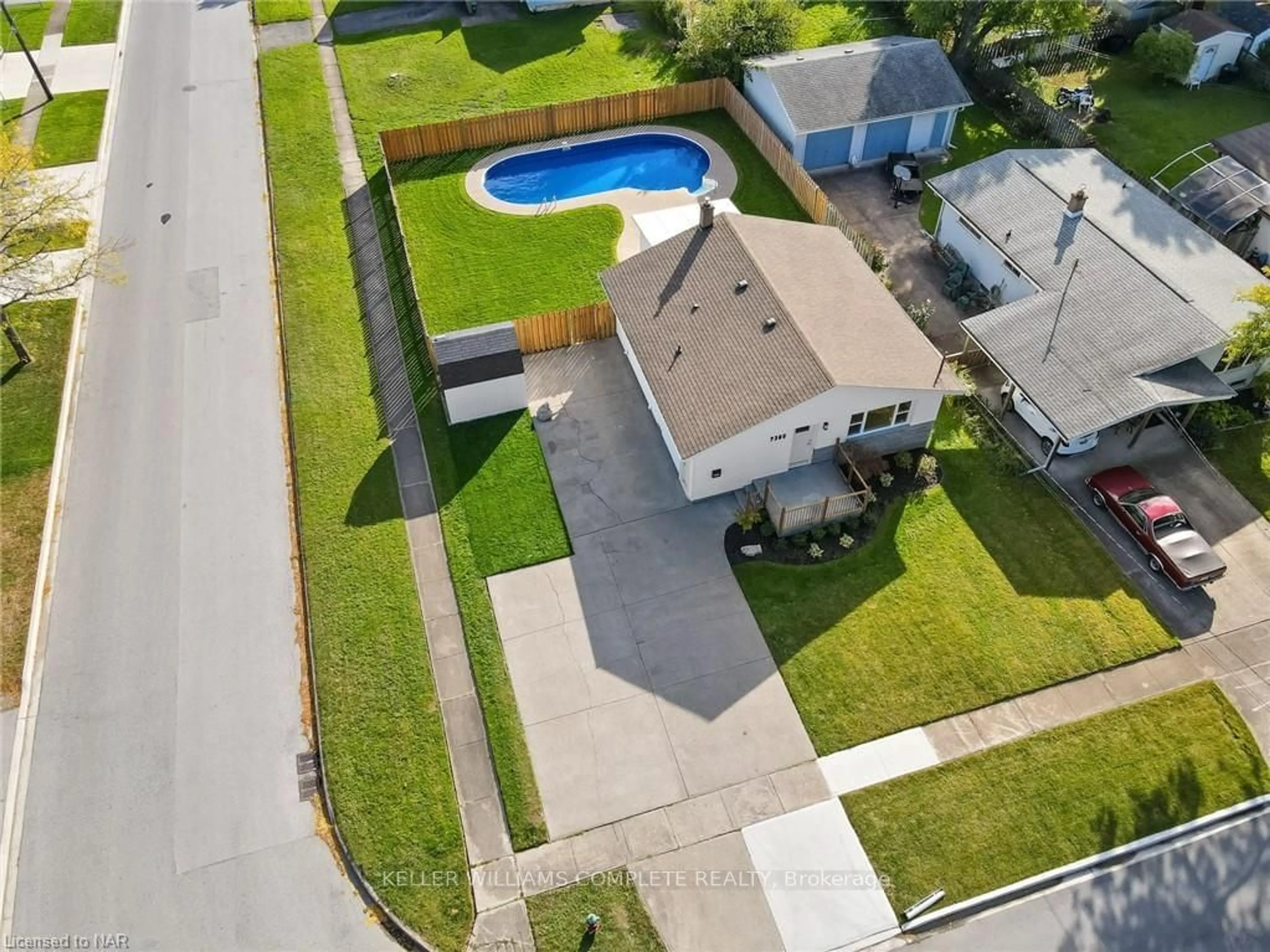 Frontside or backside of a home, the fenced backyard for 7380 JORDAN Ave, Niagara Falls Ontario L2G 5N2