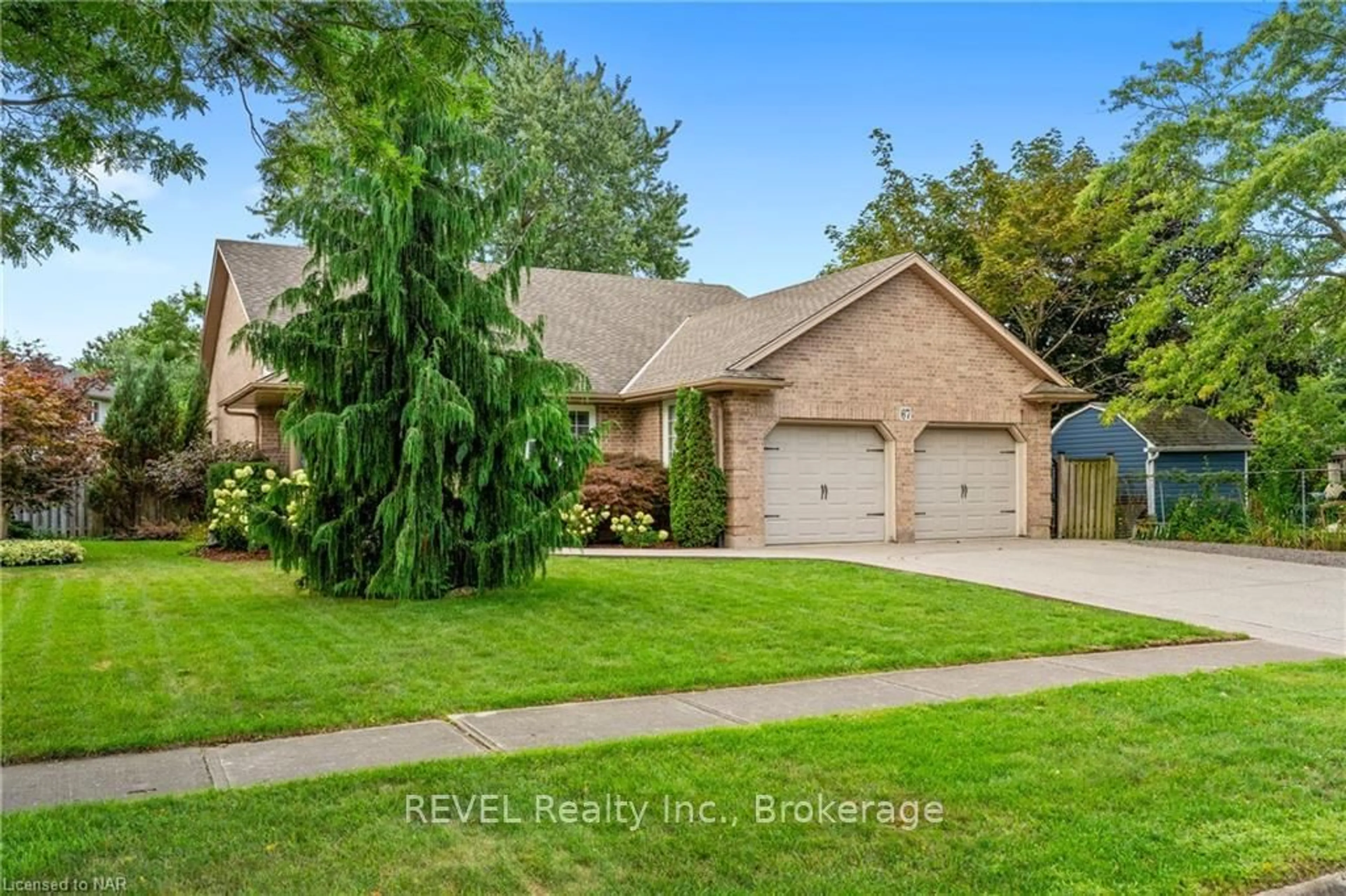 Frontside or backside of a home, the street view for 67 VIRGINIA St, Welland Ontario L3C 7A4