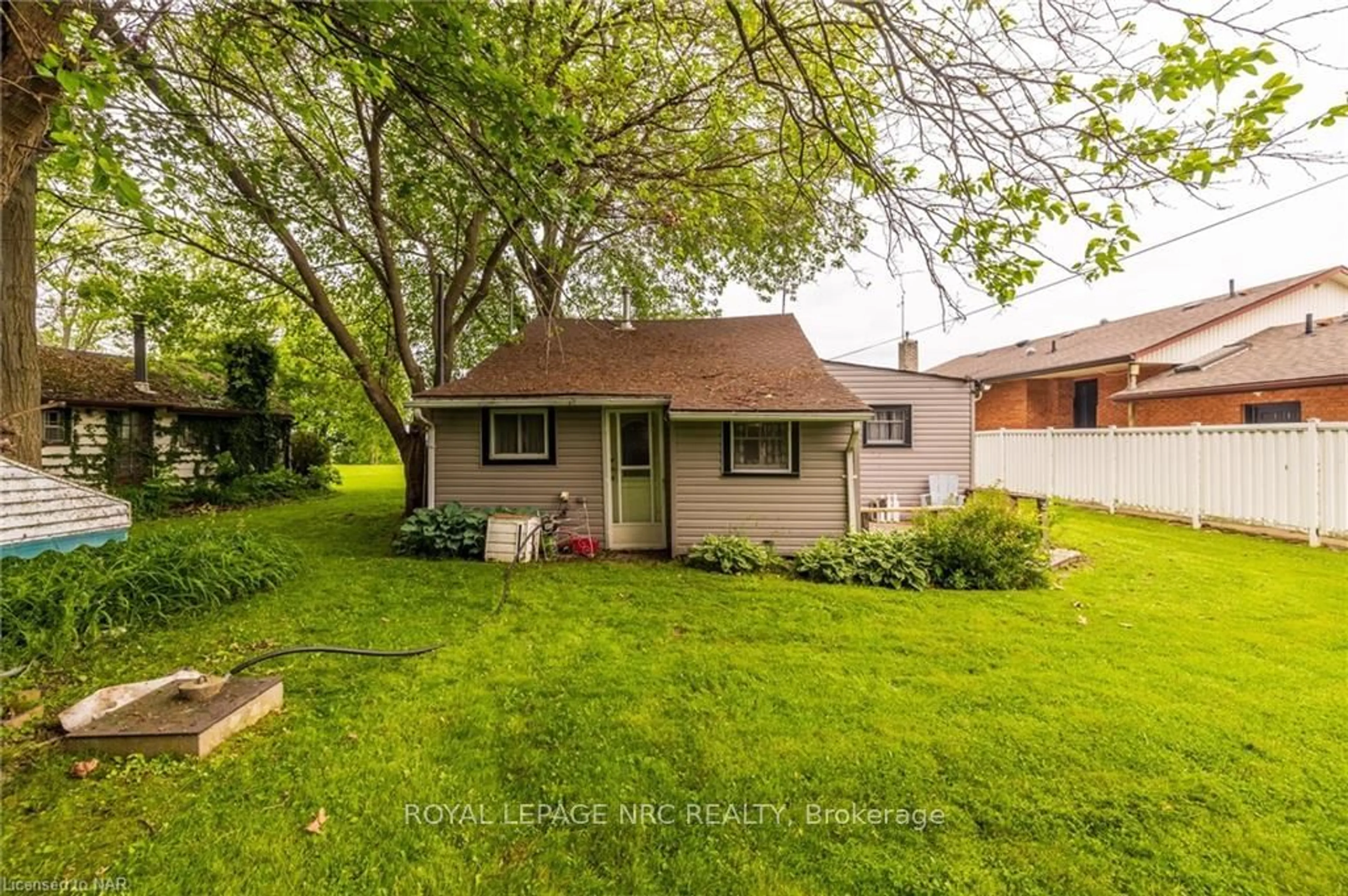 Frontside or backside of a home, cottage for 6 FIRELANE 14D Rd, Niagara-on-the-Lake Ontario L0S 1J0