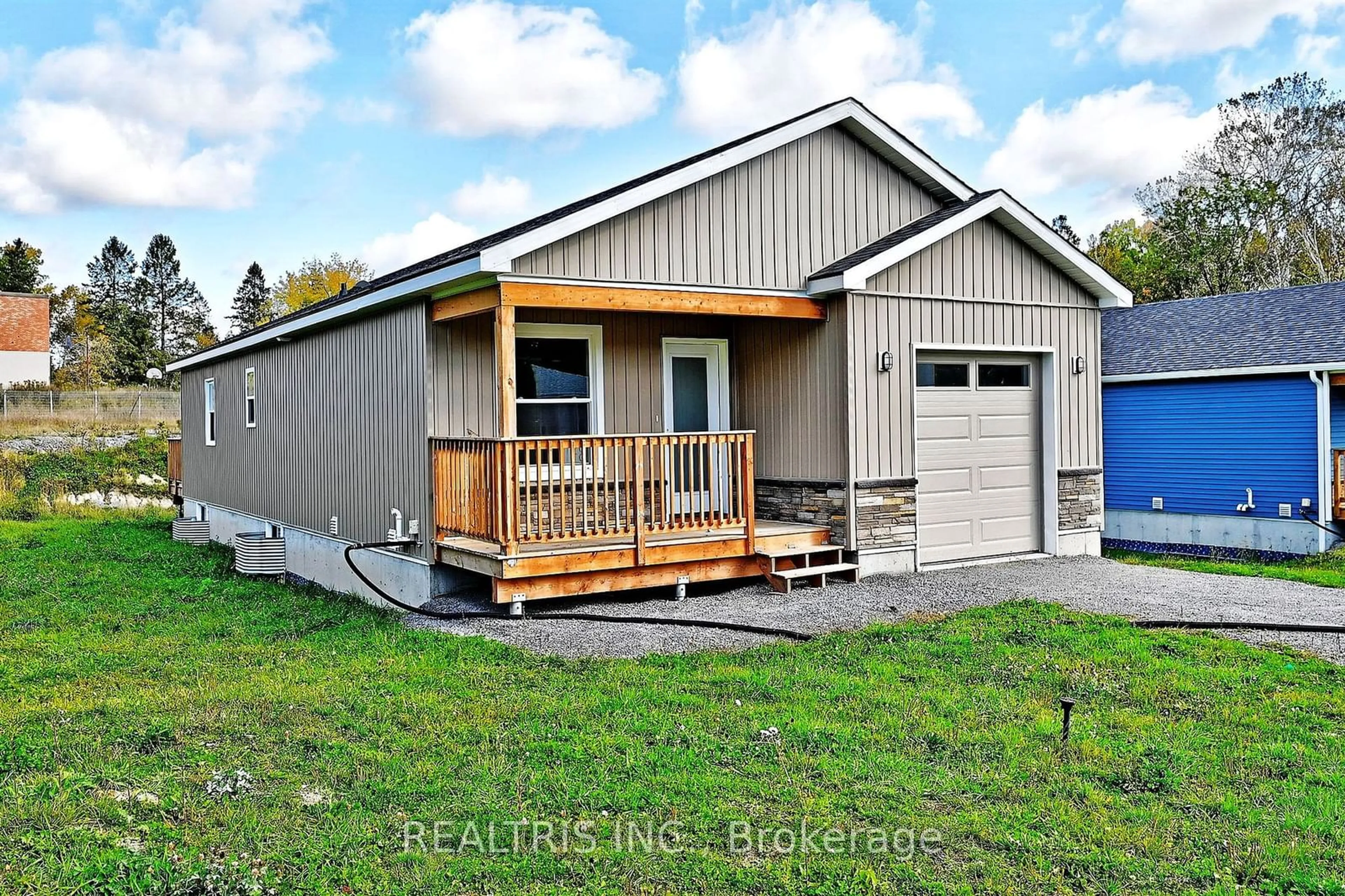 Frontside or backside of a home, cottage for 148 Patricia St, Sudbury Remote Area Ontario P3Y 1A1