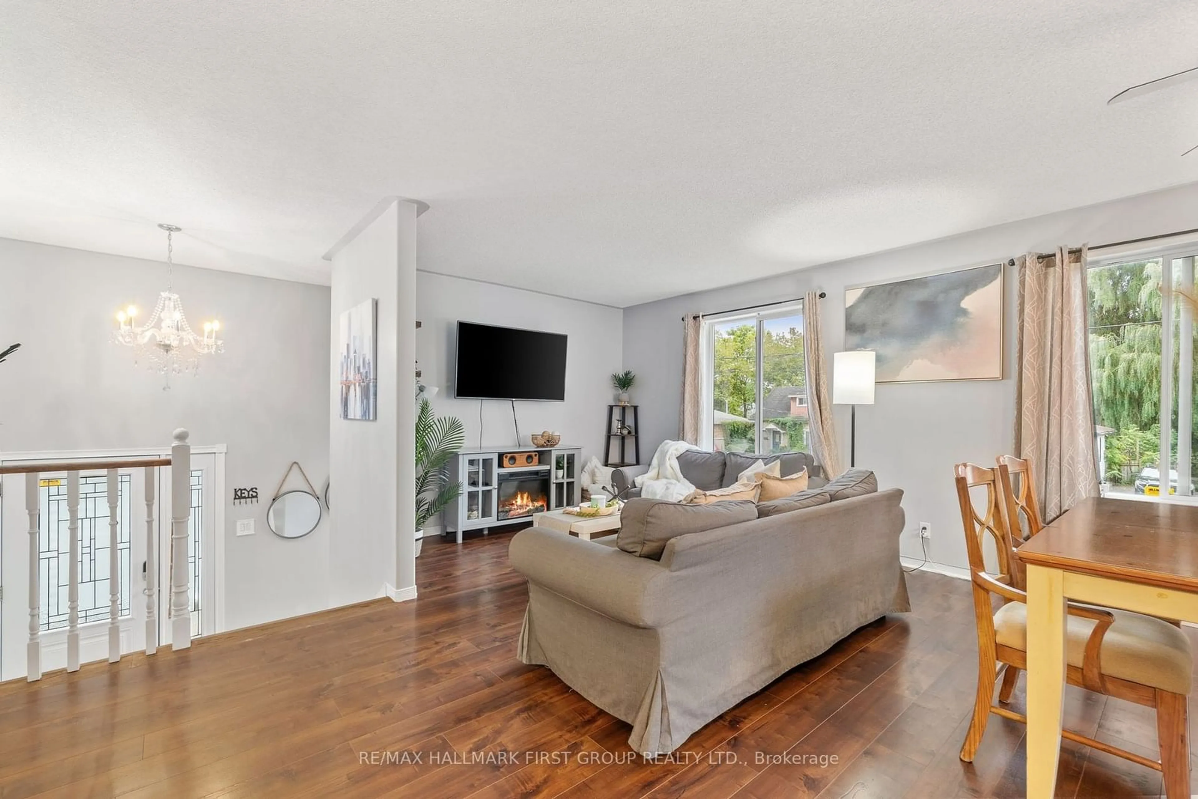 Living room, wood floors for 9 WHITLEY Lane, Quinte West Ontario K8V 2B4