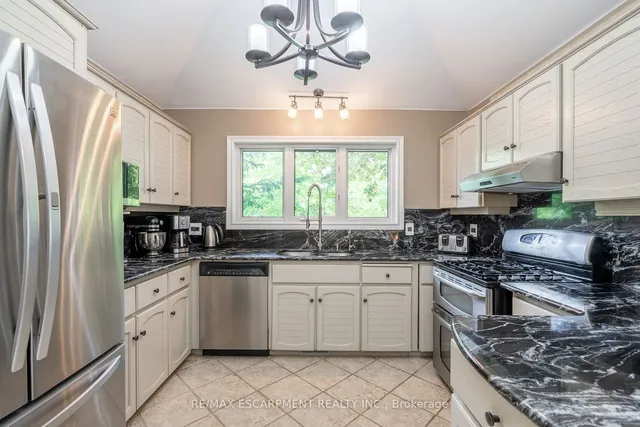 Additional property image - 956 Lynden Rd