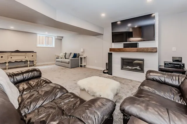 Additional property image - 842 Robert Ferrie Dr