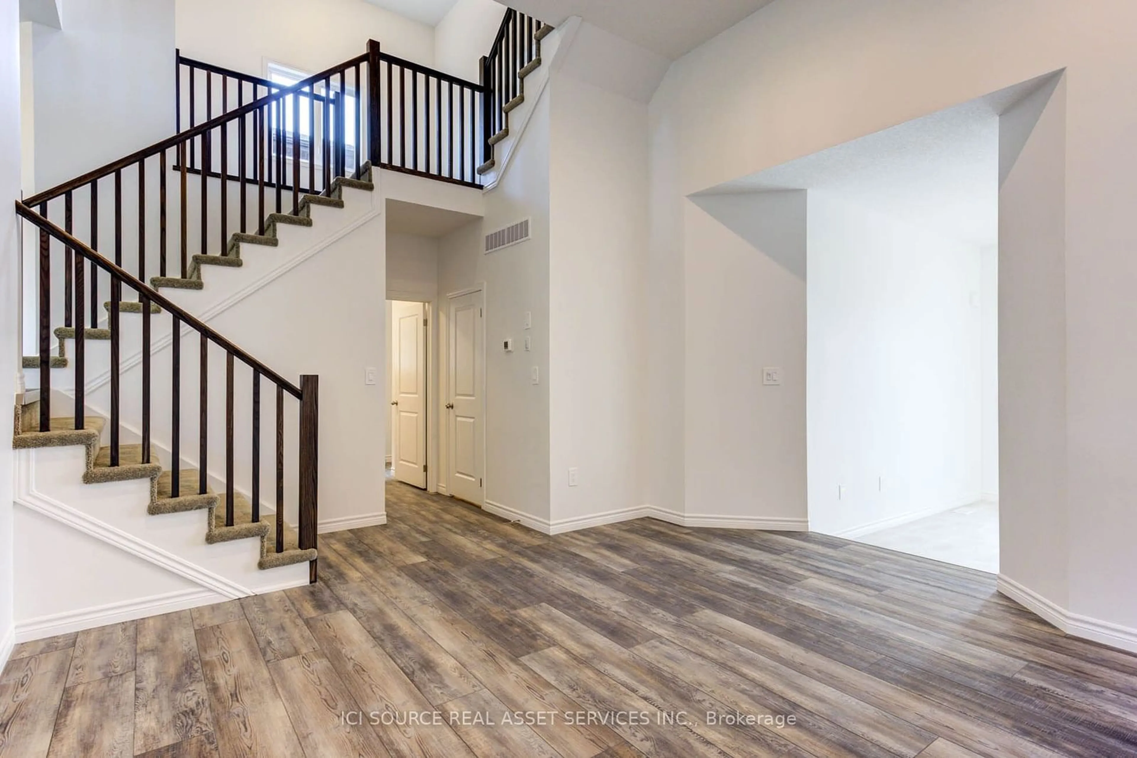 Indoor entryway, wood floors for 216 Freure Dr, Cambridge Ontario N1S 0C1