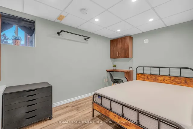 Additional property image - 82 Rymal Rd