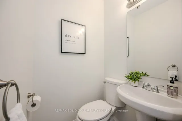 Additional property image - 131 Wood St