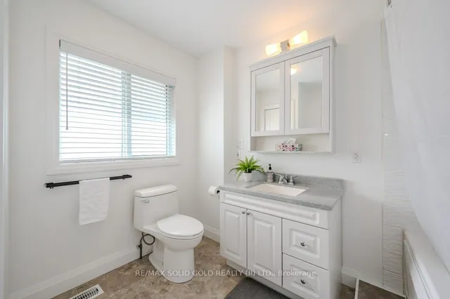 Additional property image - 131 Wood St
