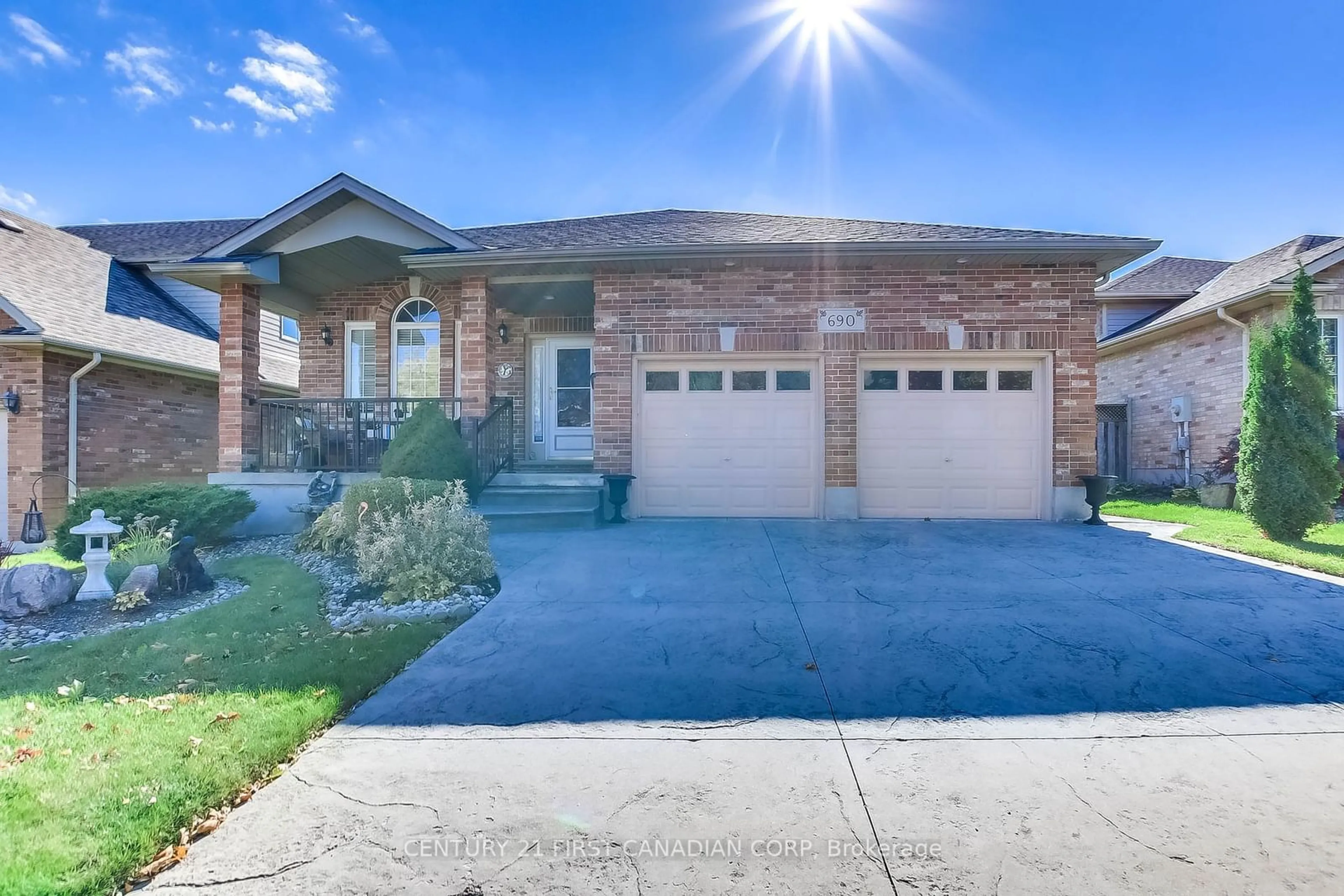 Home with brick exterior material for 690 Longworth Rd, London Ontario N6K 4W2