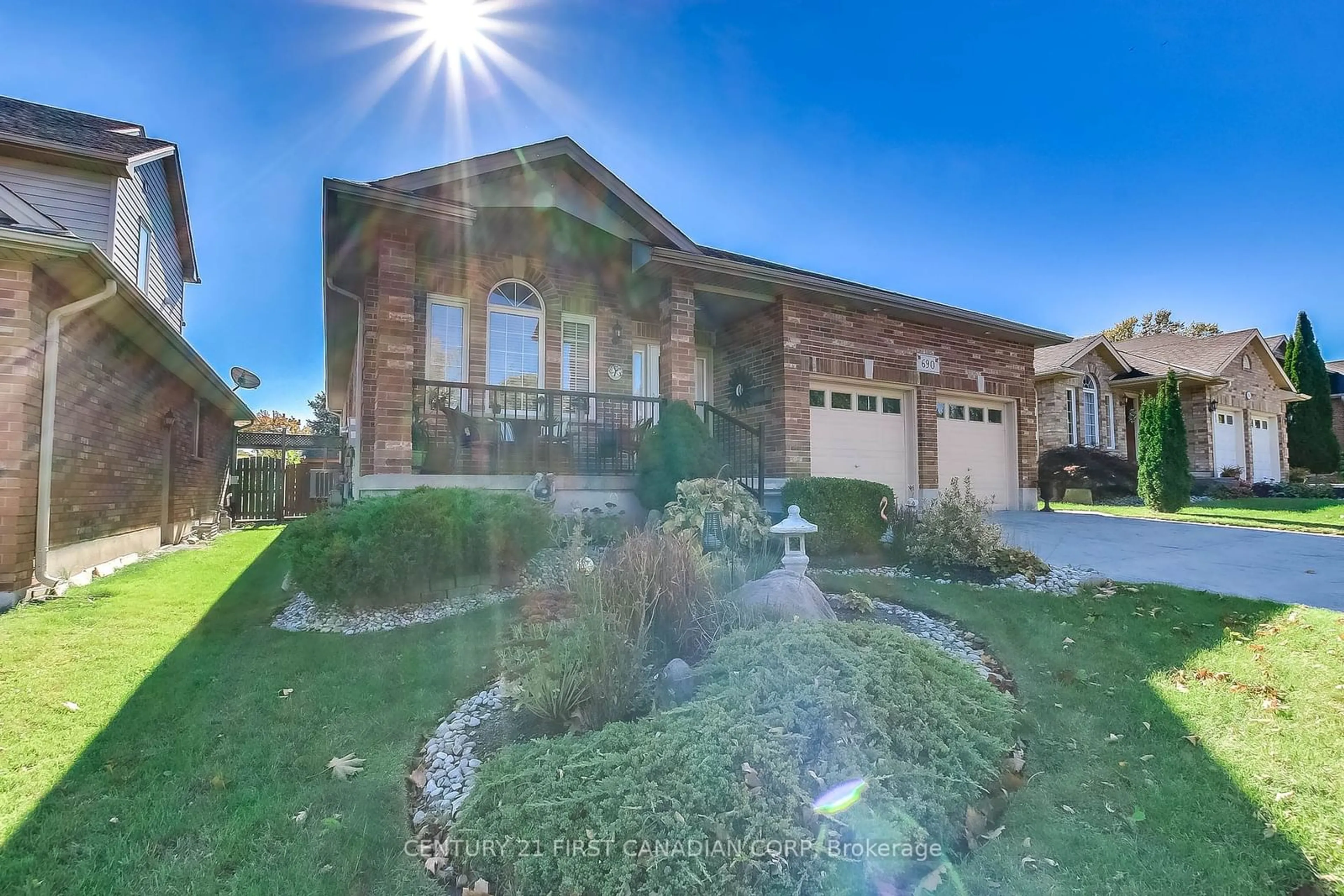 A pic from exterior of the house or condo, the street view for 690 Longworth Rd, London Ontario N6K 4W2