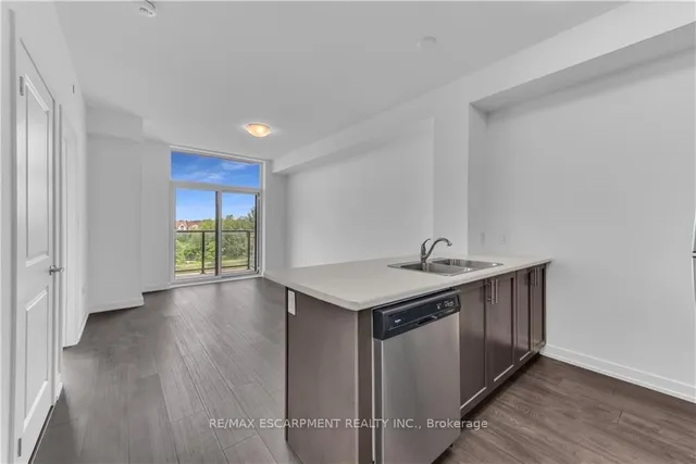 Additional property image - 460 Dundas St Unit 308
