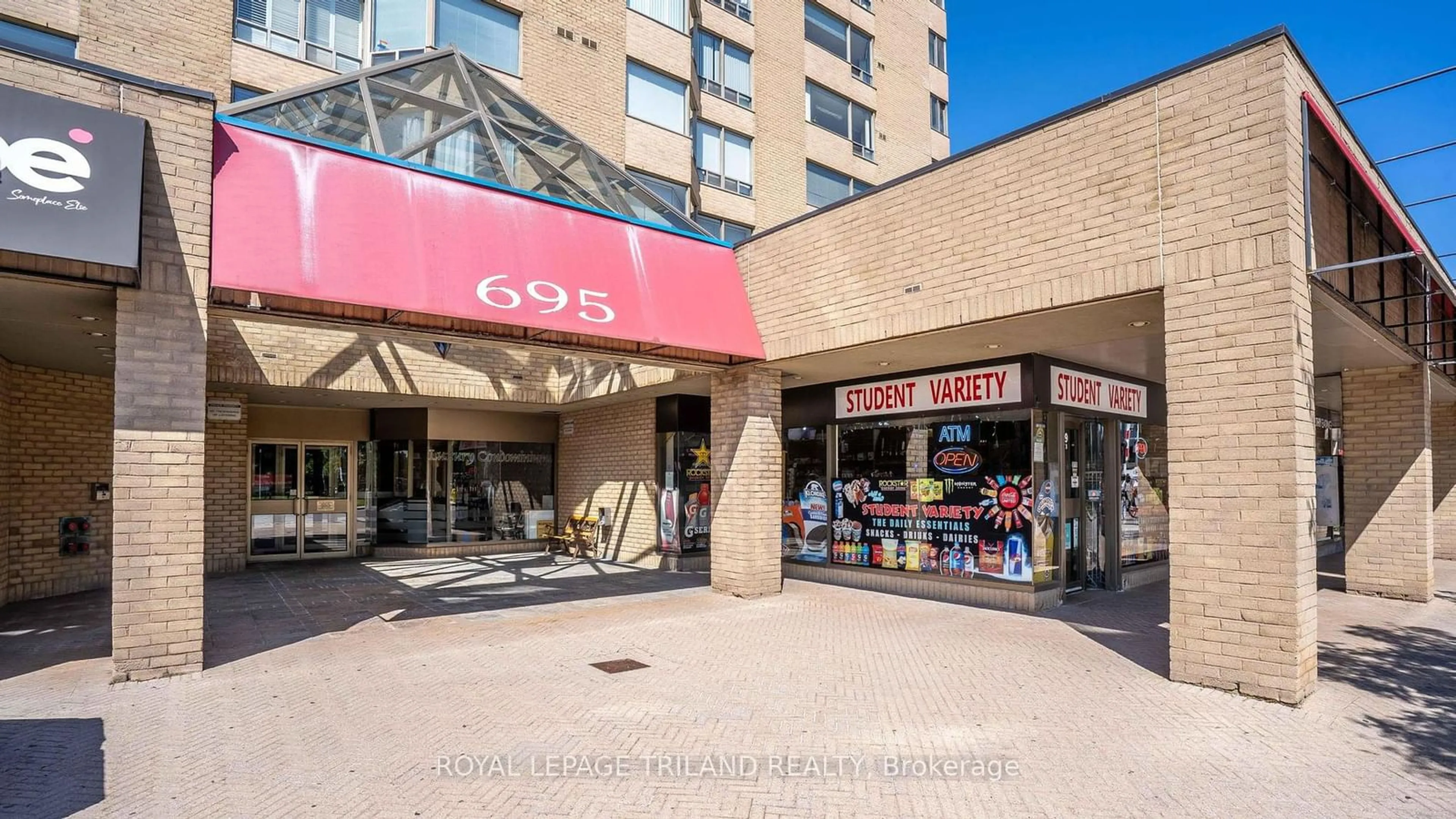 Patio, the front or back of building for 695 RICHMOND St #1105, London Ontario N6A 5M8