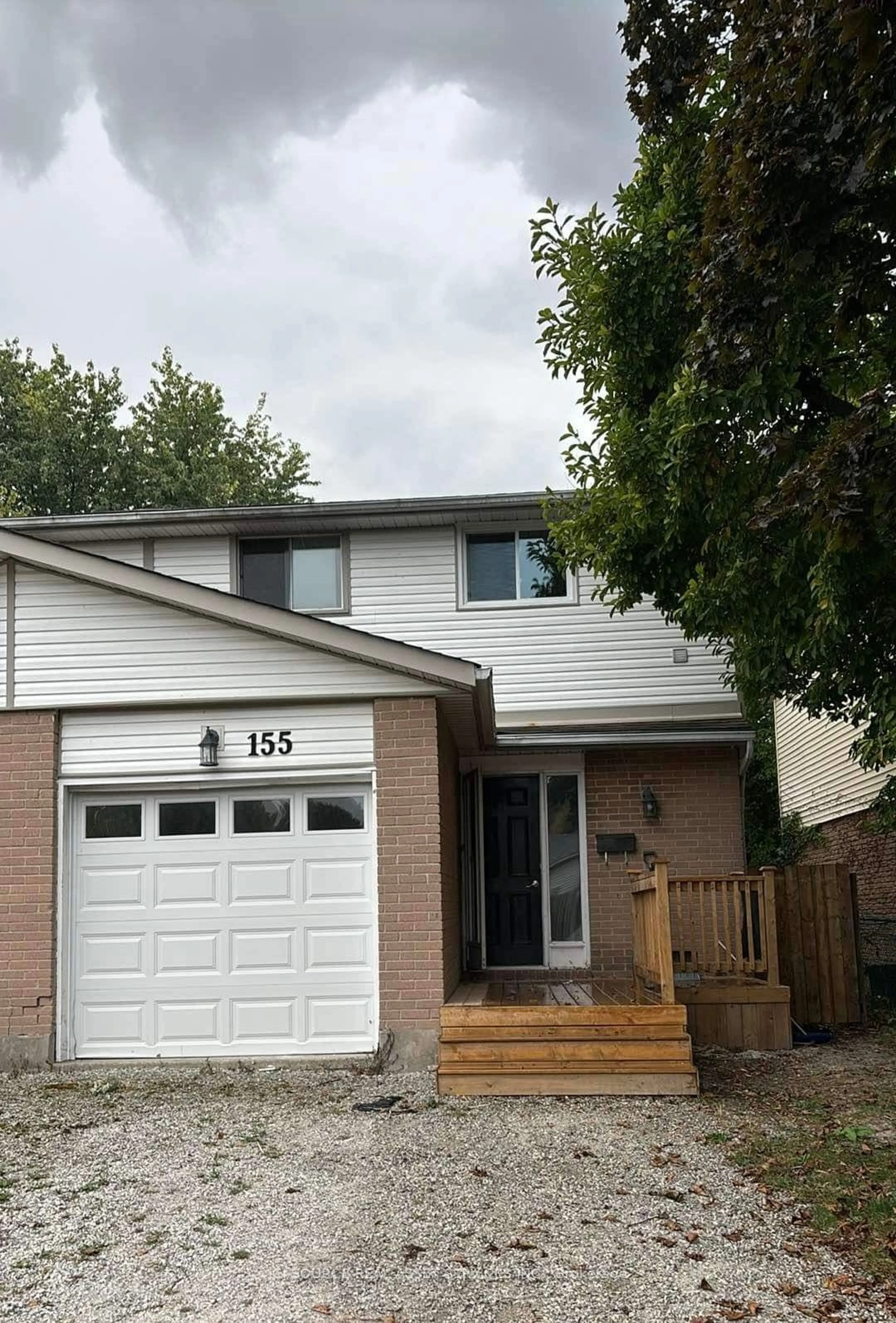 Frontside or backside of a home, cottage for 155 Bedford Cres, Sarnia Ontario N7S 4B4