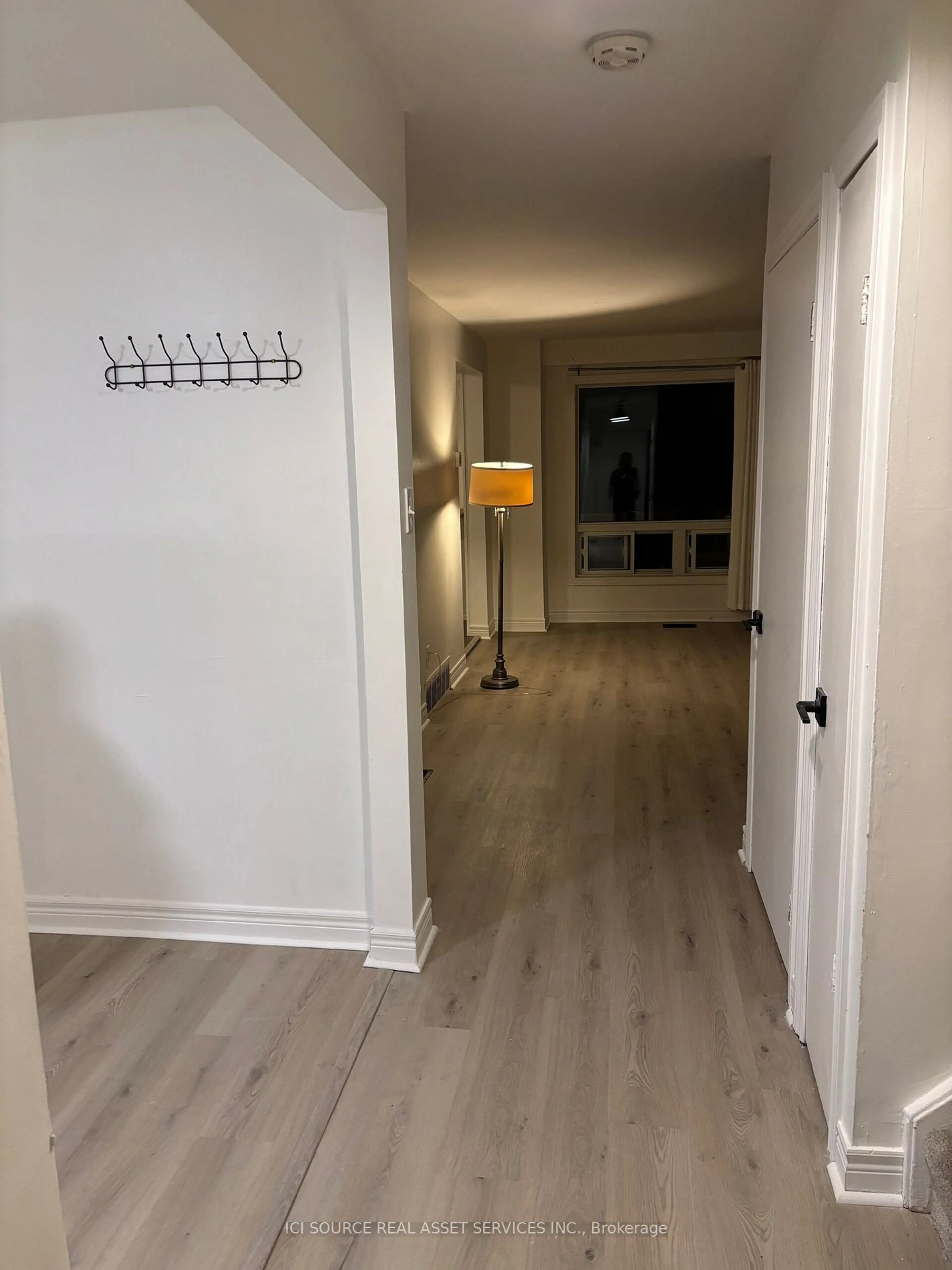 Indoor entryway, wood floors for 155 Bedford Cres, Sarnia Ontario N7S 4B4