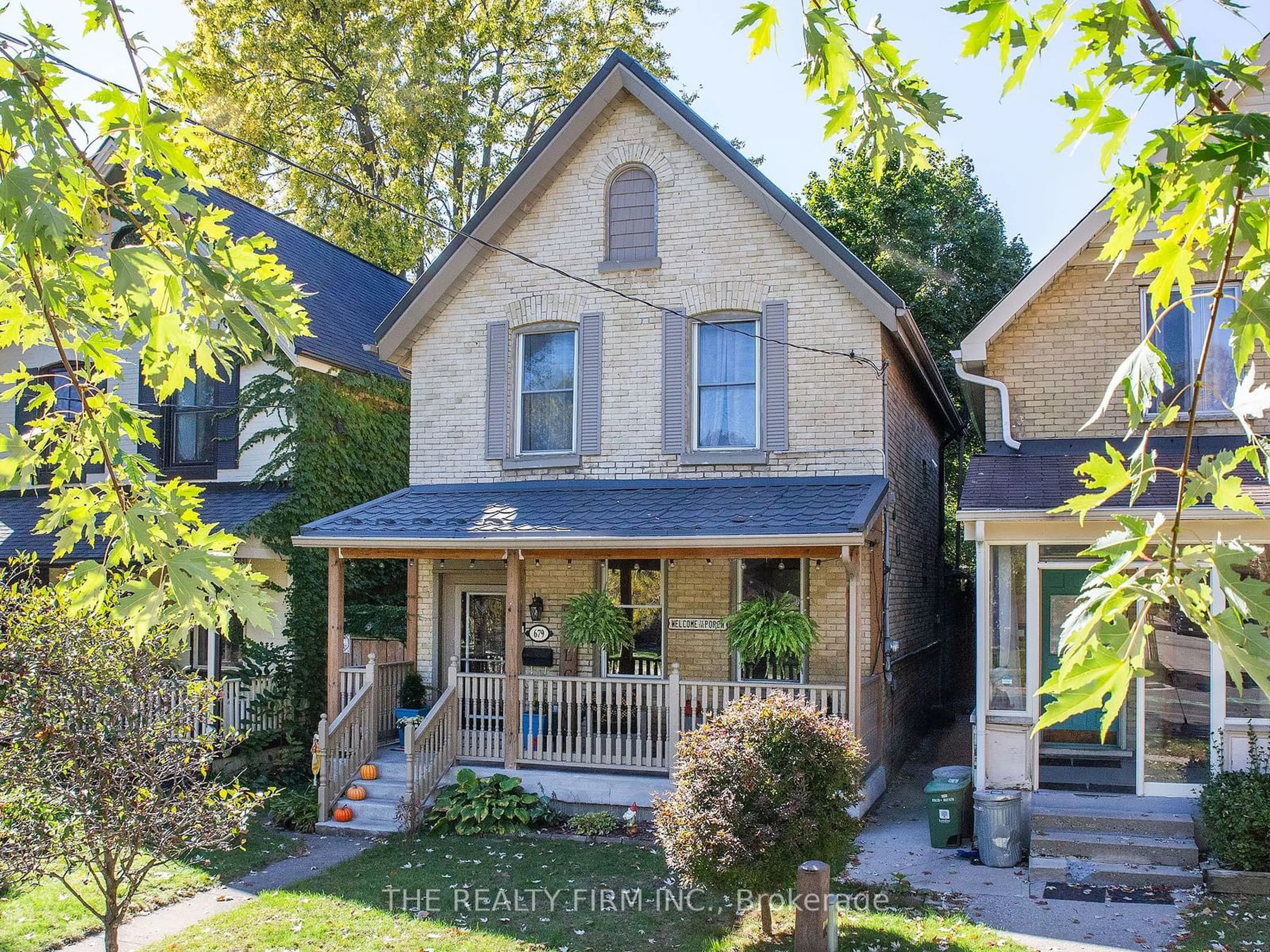 Frontside or backside of a home, cottage for 679 Colborne St, London Ontario N6A 3Z4