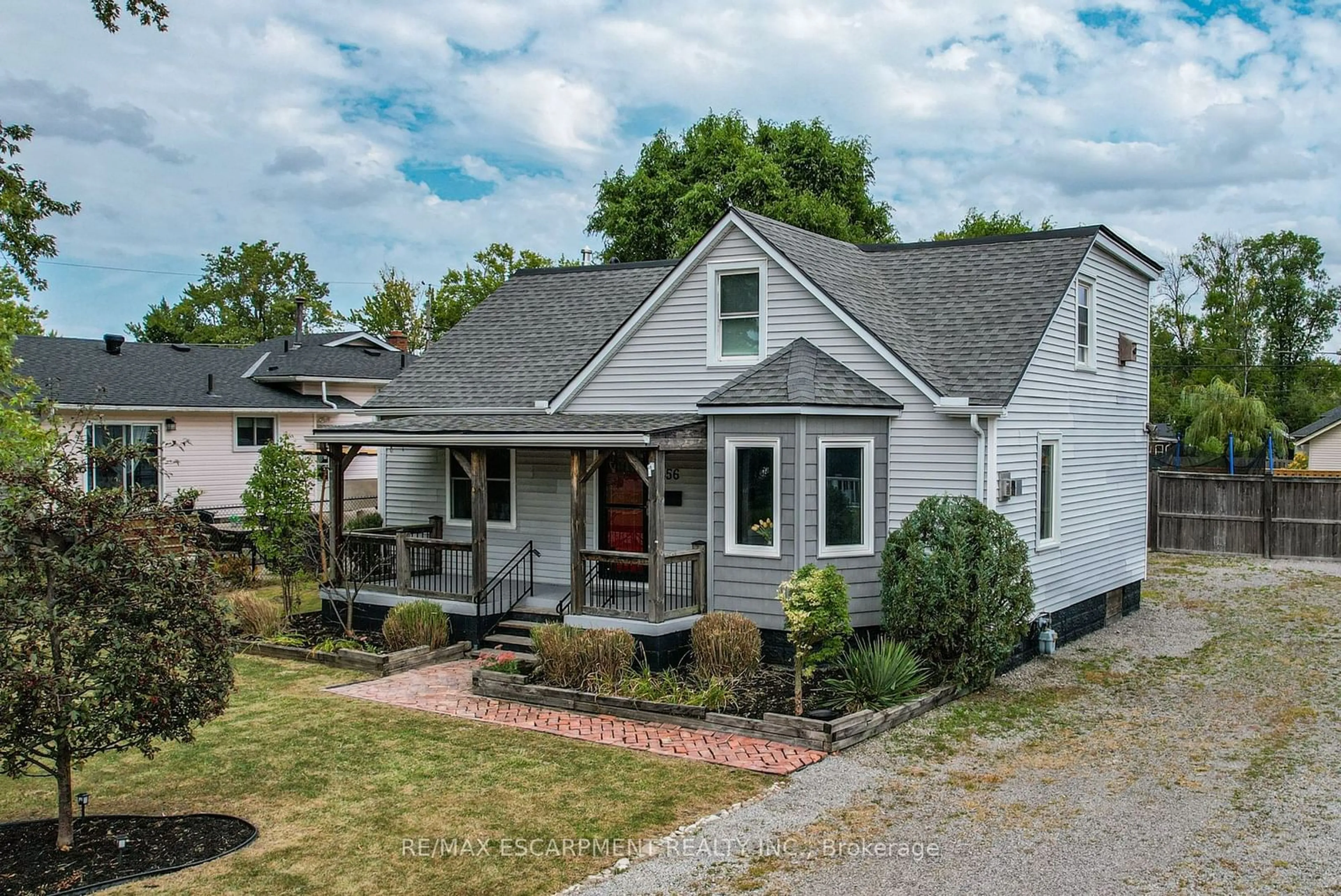 Frontside or backside of a home, cottage for 456 Lakeview Rd, Fort Erie Ontario L2A 4W1