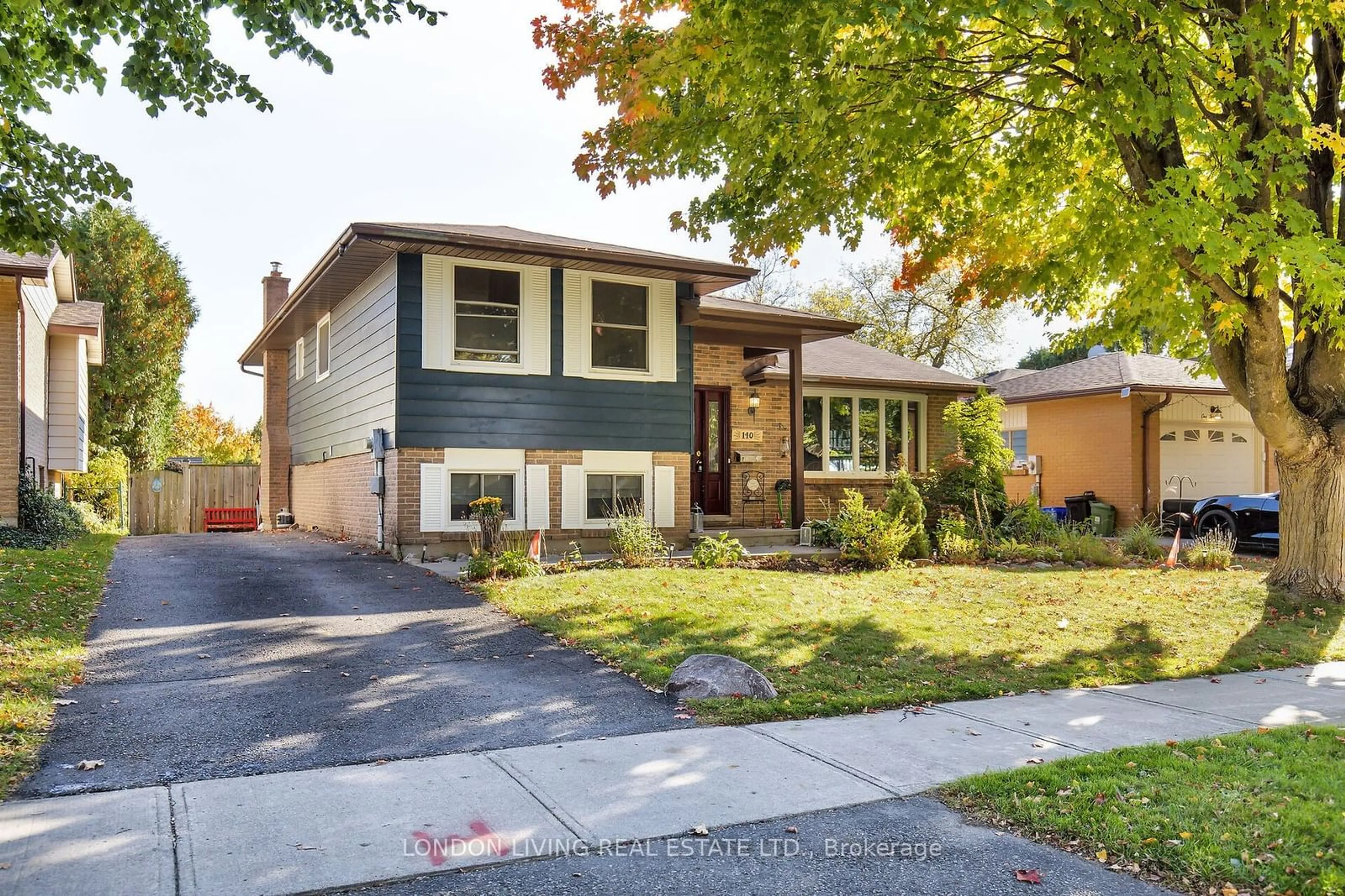 Frontside or backside of a home, the street view for 140 Concord Cres, London Ontario N6G 3H7