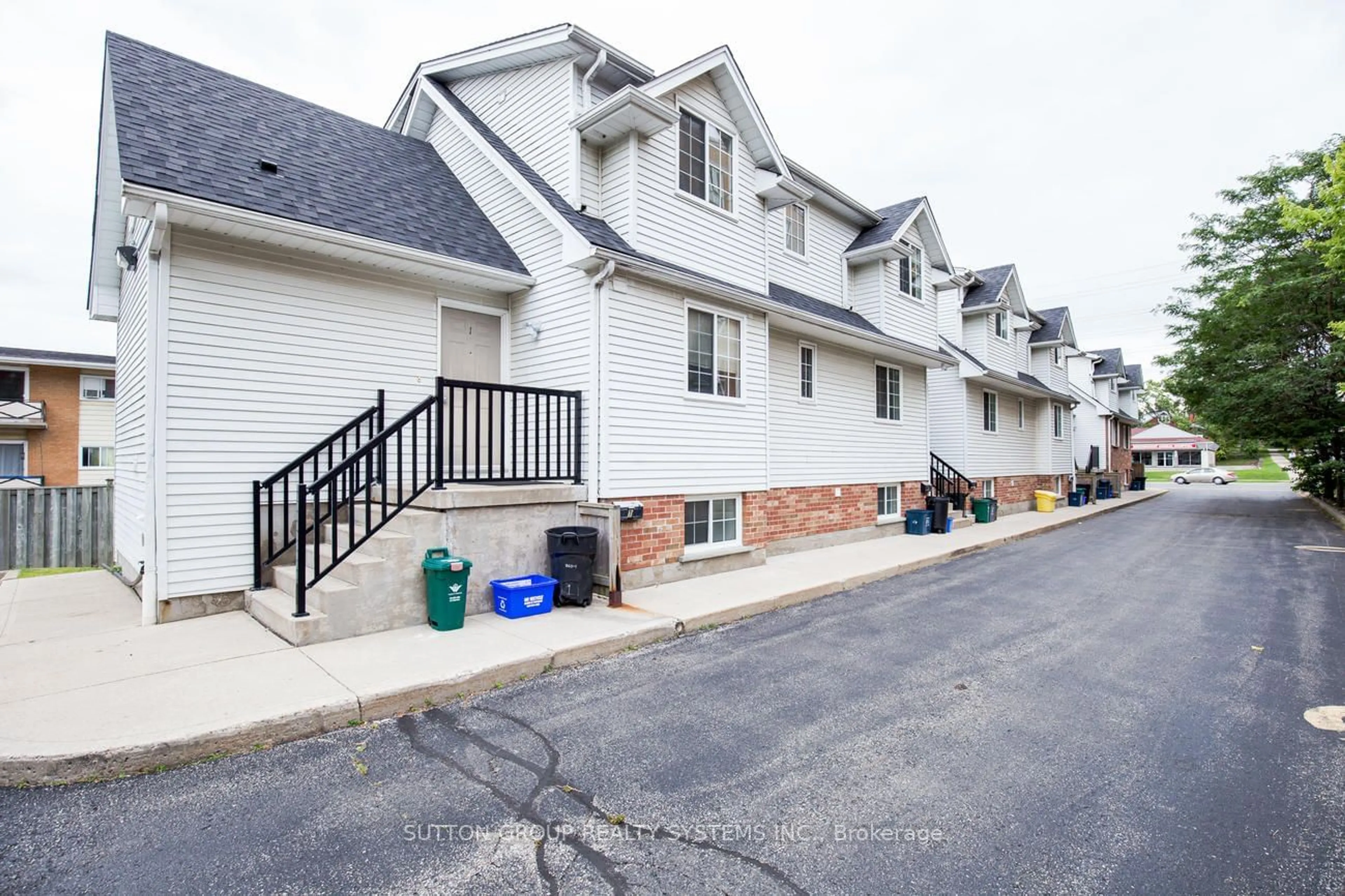 A pic from exterior of the house or condo, the street view for 360 Erb St, Waterloo Ontario N2L 1W6