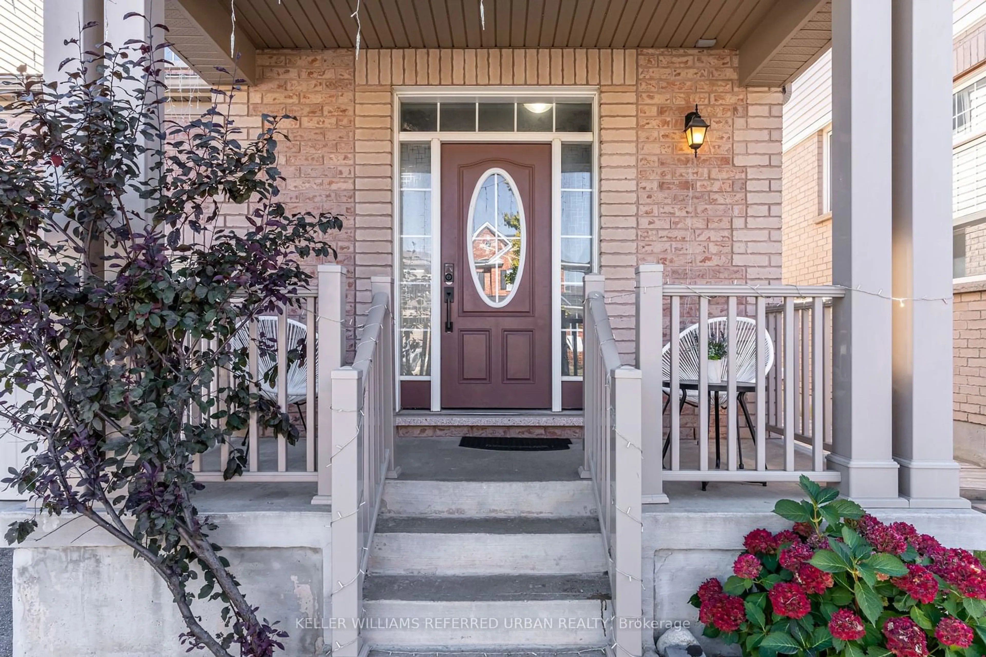 Indoor entryway, wood floors for 231 Seabrook Dr, Kitchener Ontario N2R 0G2