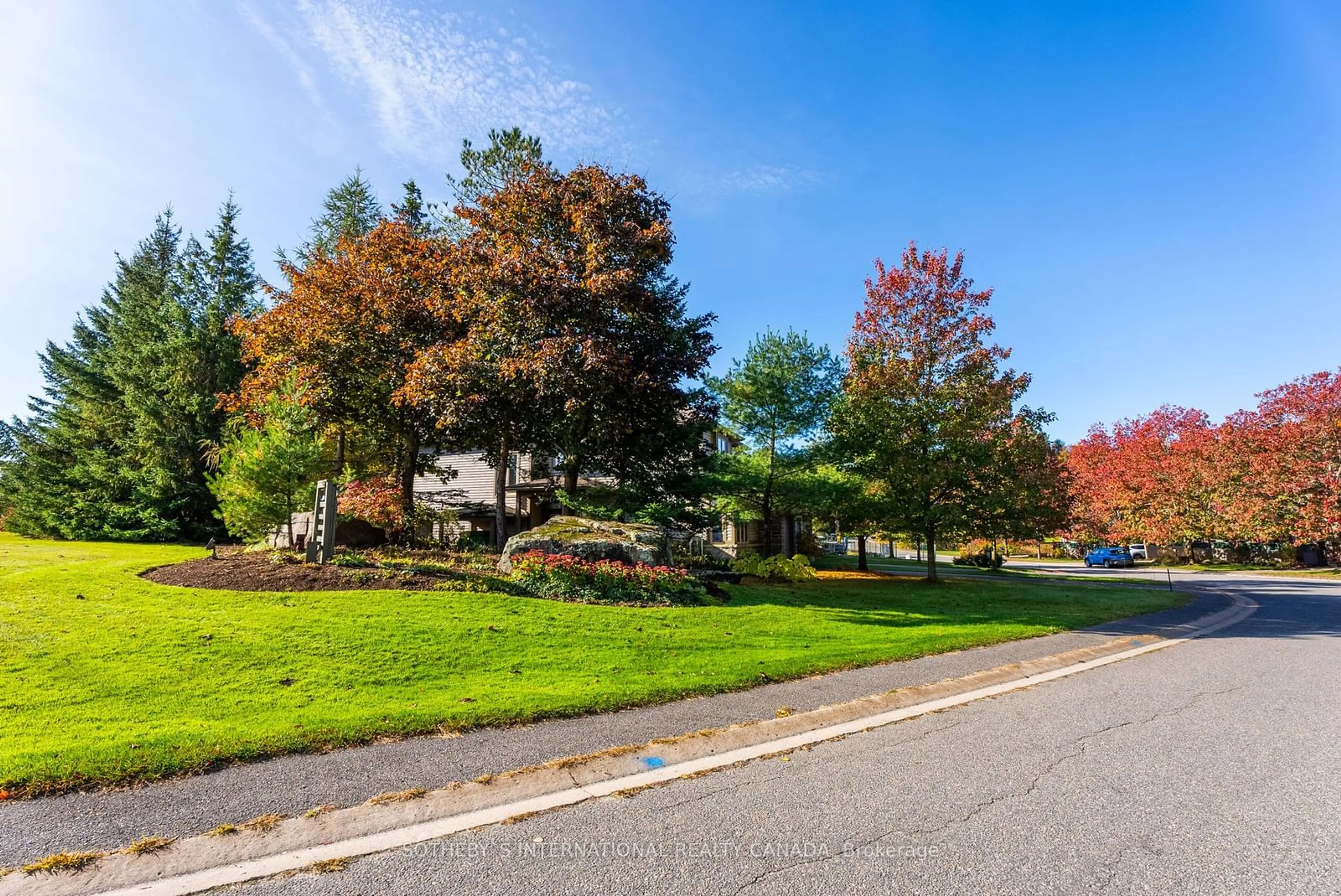 A pic from exterior of the house or condo, the street view for 1 Donald Dr, Muskoka Lakes Ontario P0B 1J0