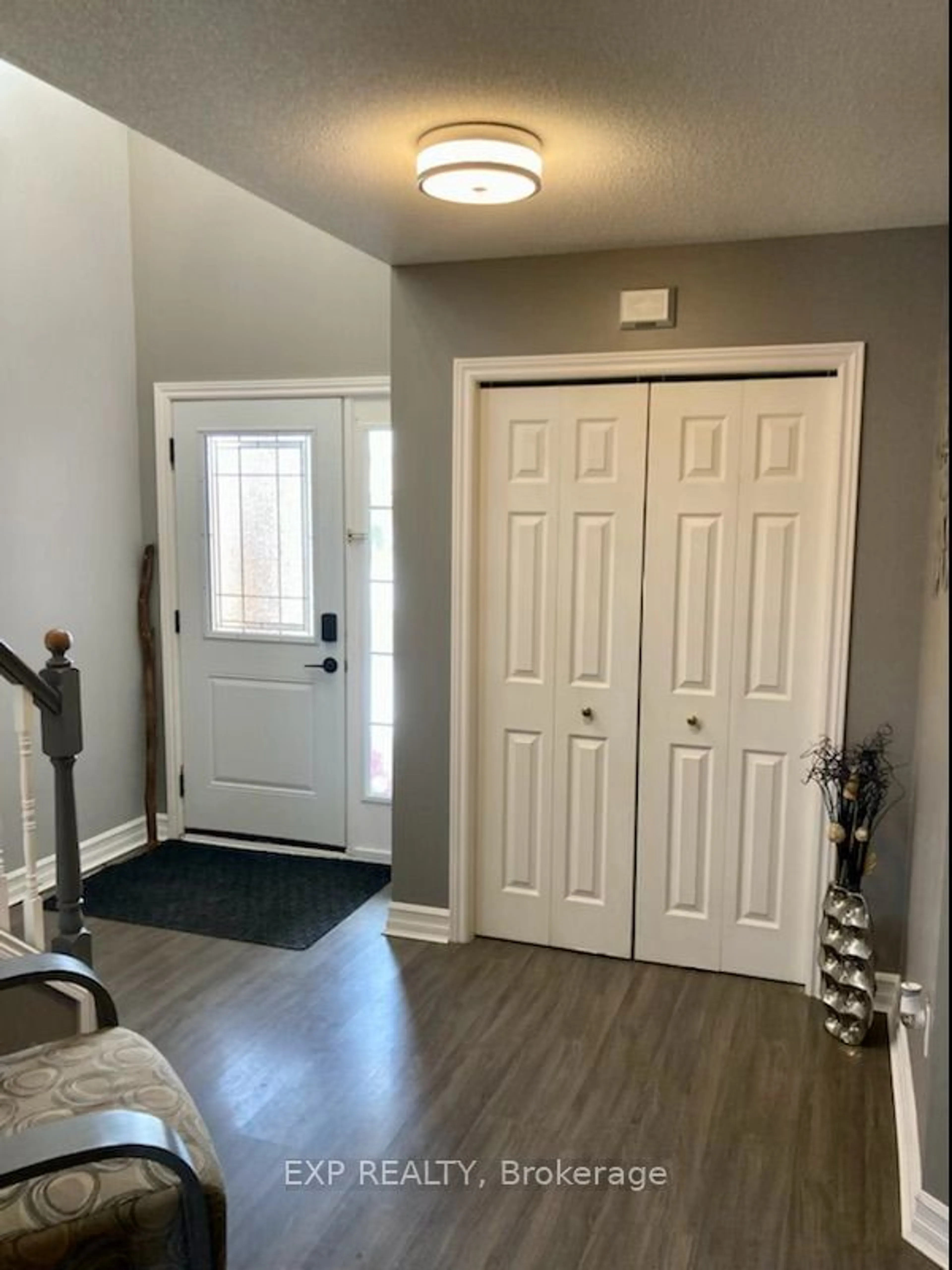 Indoor entryway, wood floors for 1666 Mcneil Rd, London Ontario N6M 0A3