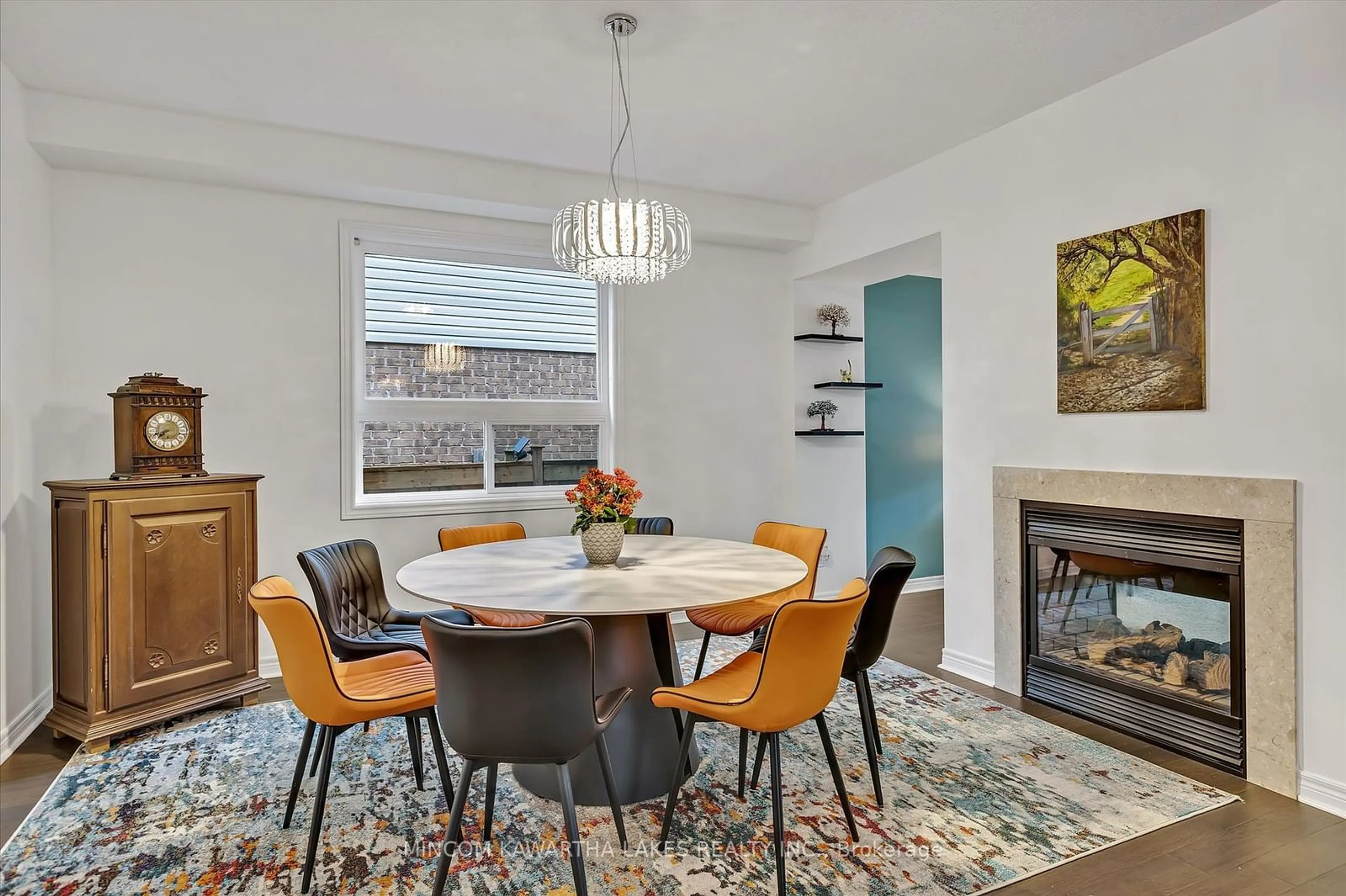 Dining room, wood floors for 1774 Bissonnette Dr, Peterborough Ontario K9H 0B6