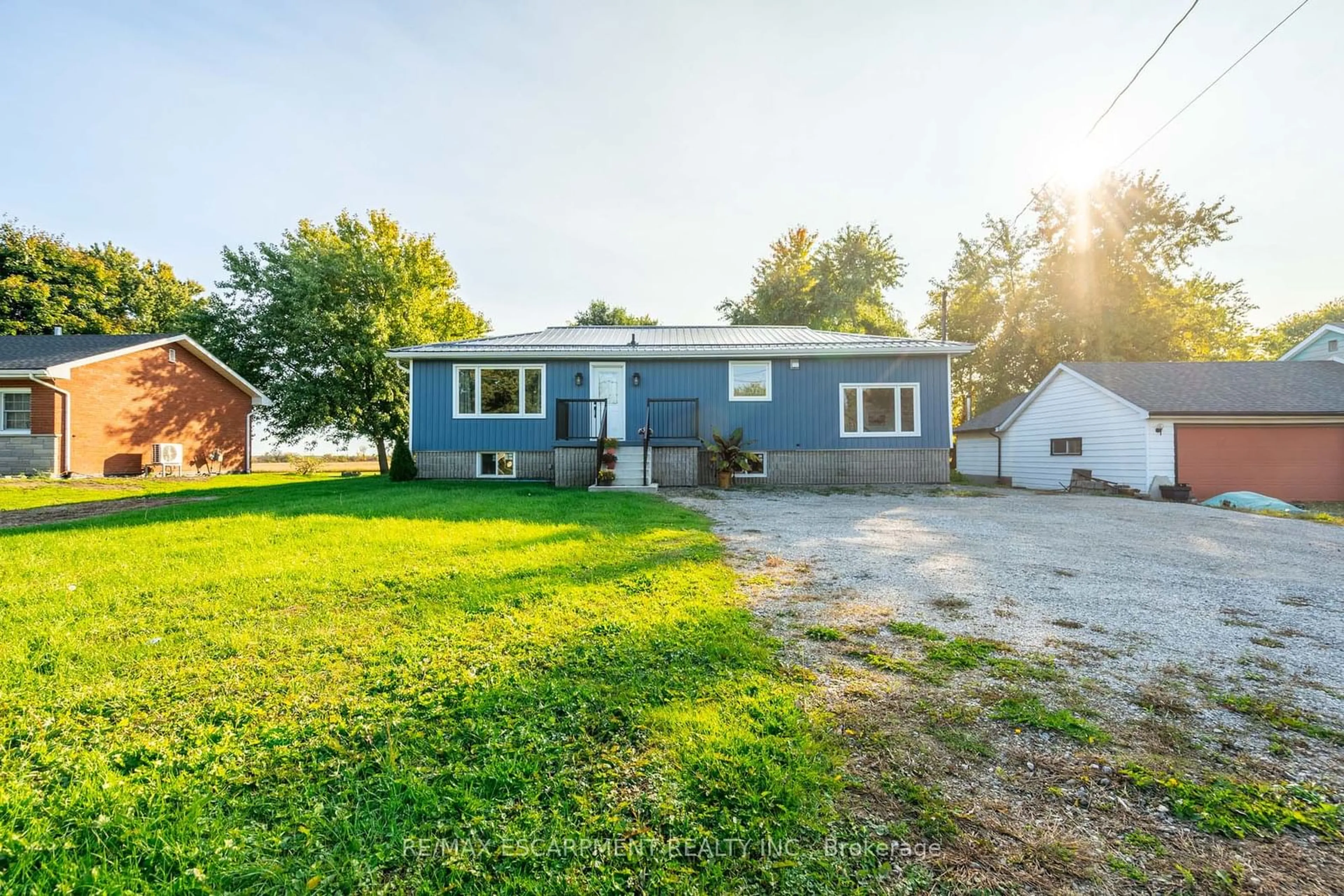 Frontside or backside of a home, cottage for 6515 Twenty Rd, Hamilton Ontario L0R 1P0