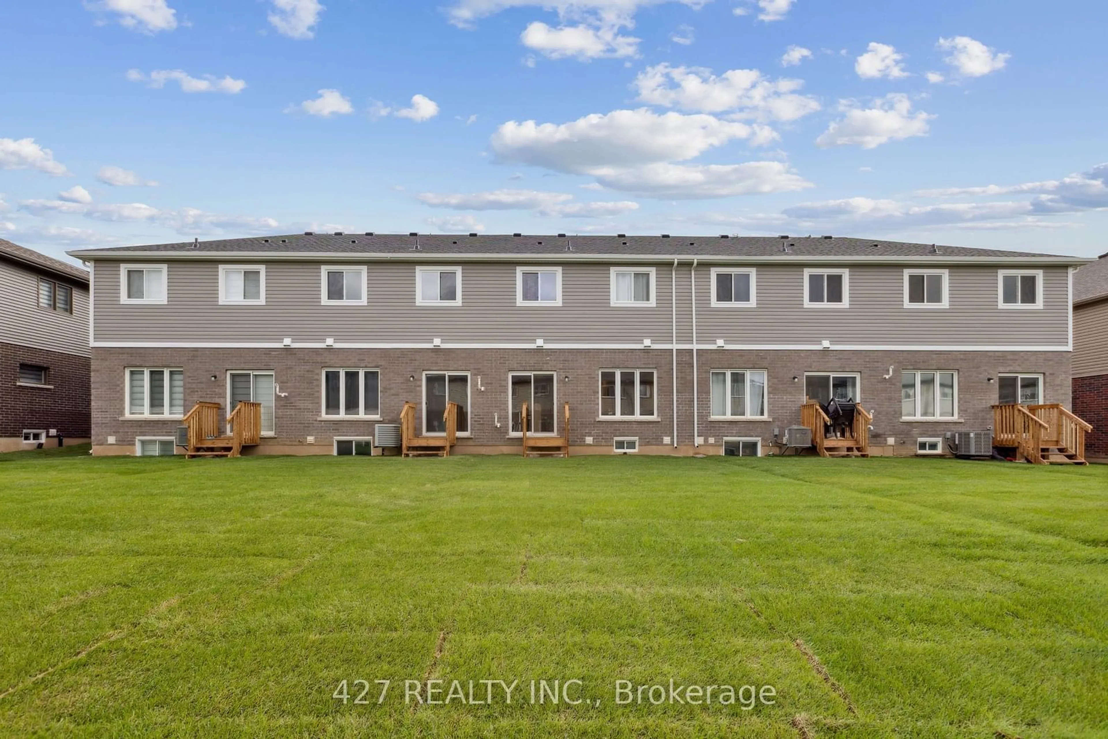 A pic from exterior of the house or condo, the fenced backyard for 58 Samuel Ave, Pelham Ontario L3B 5N5