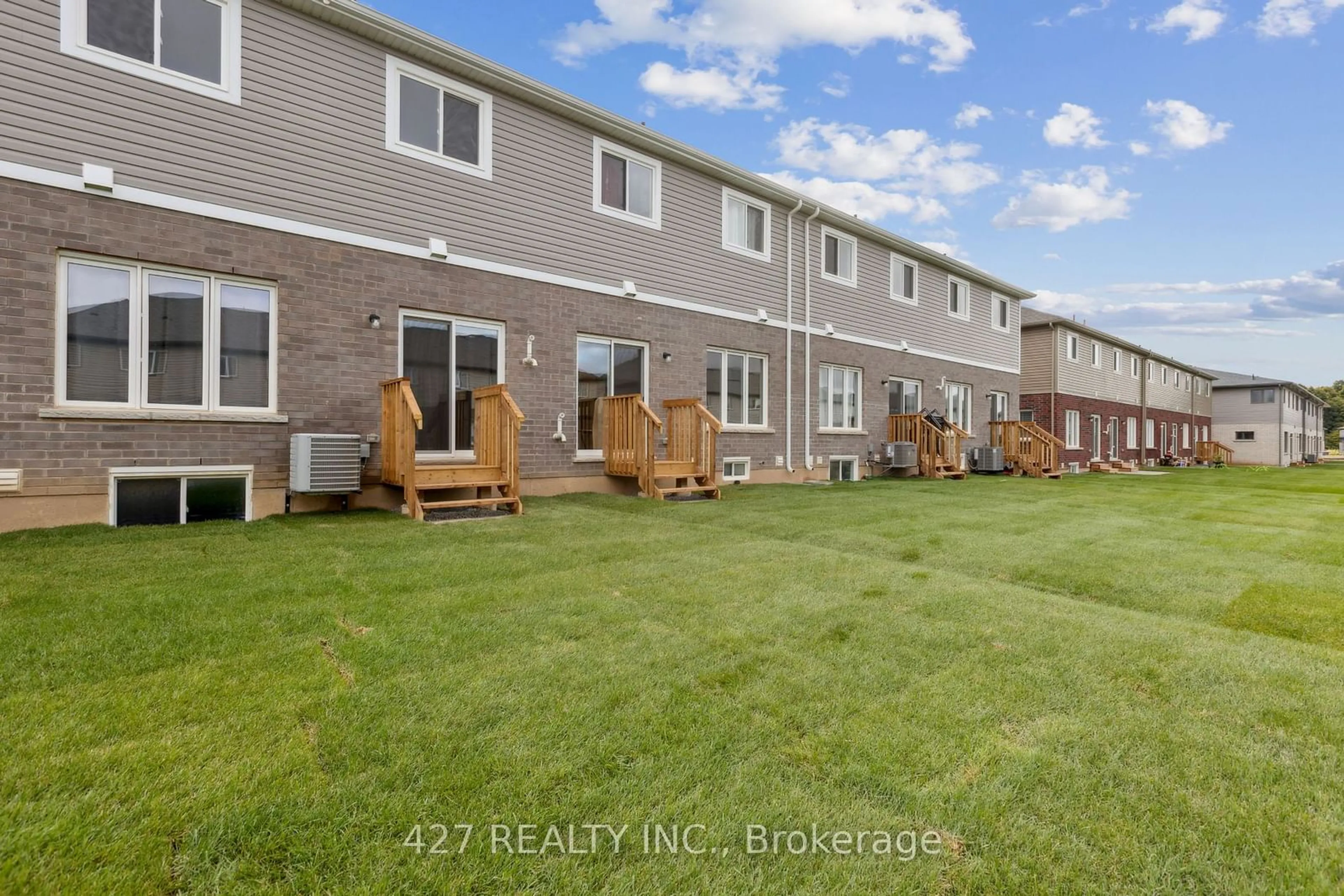 A pic from exterior of the house or condo, the fenced backyard for 58 Samuel Ave, Pelham Ontario L3B 5N5