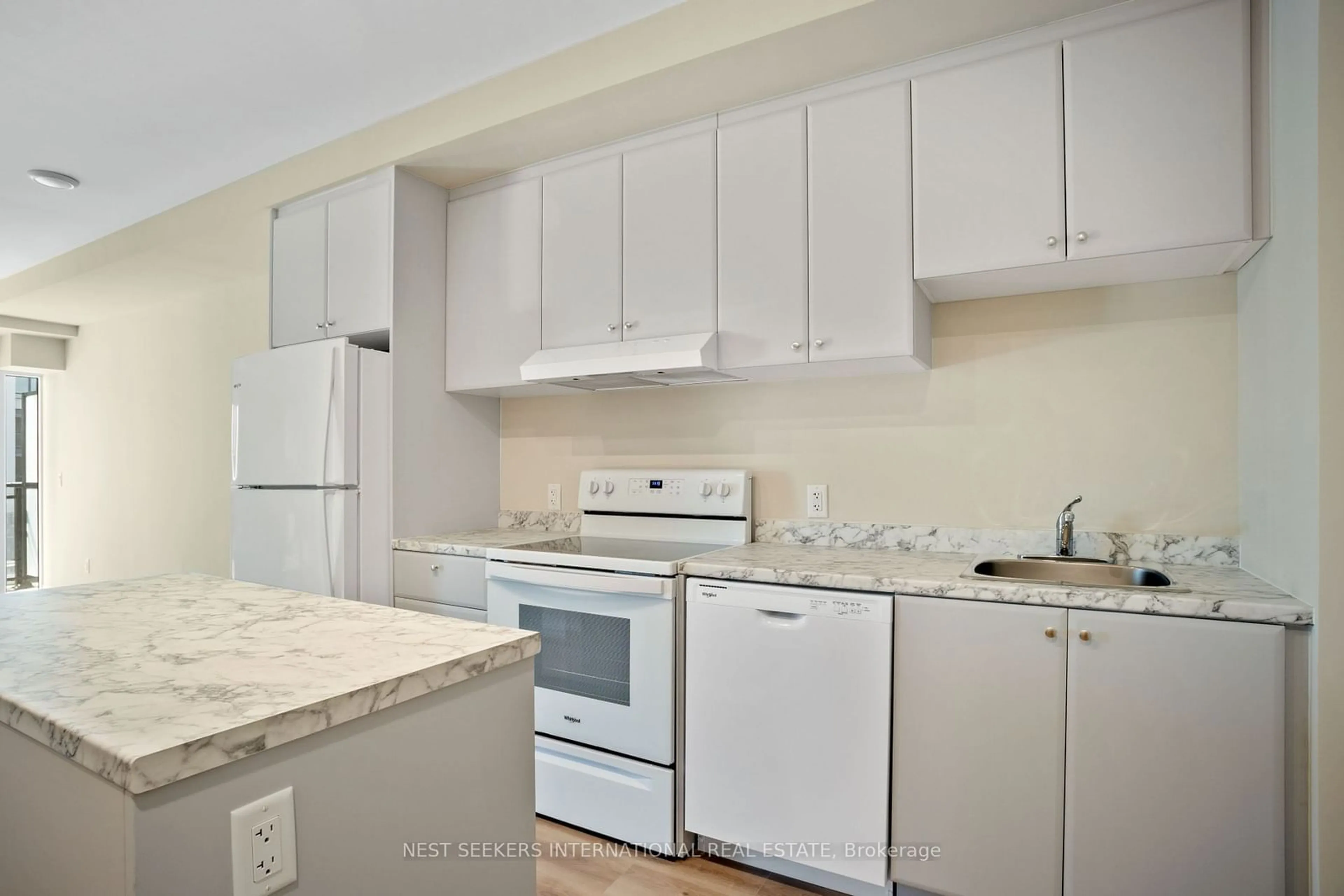 Standard kitchen, wood floors, cottage for 50 Herrick Ave #342, St. Catharines Ontario L2P 2T9