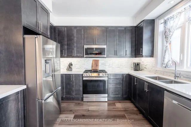 Additional property image - 61 Soho St Unit 68