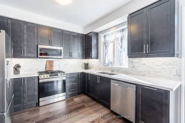 Additional property image - 61 Soho St Unit 68