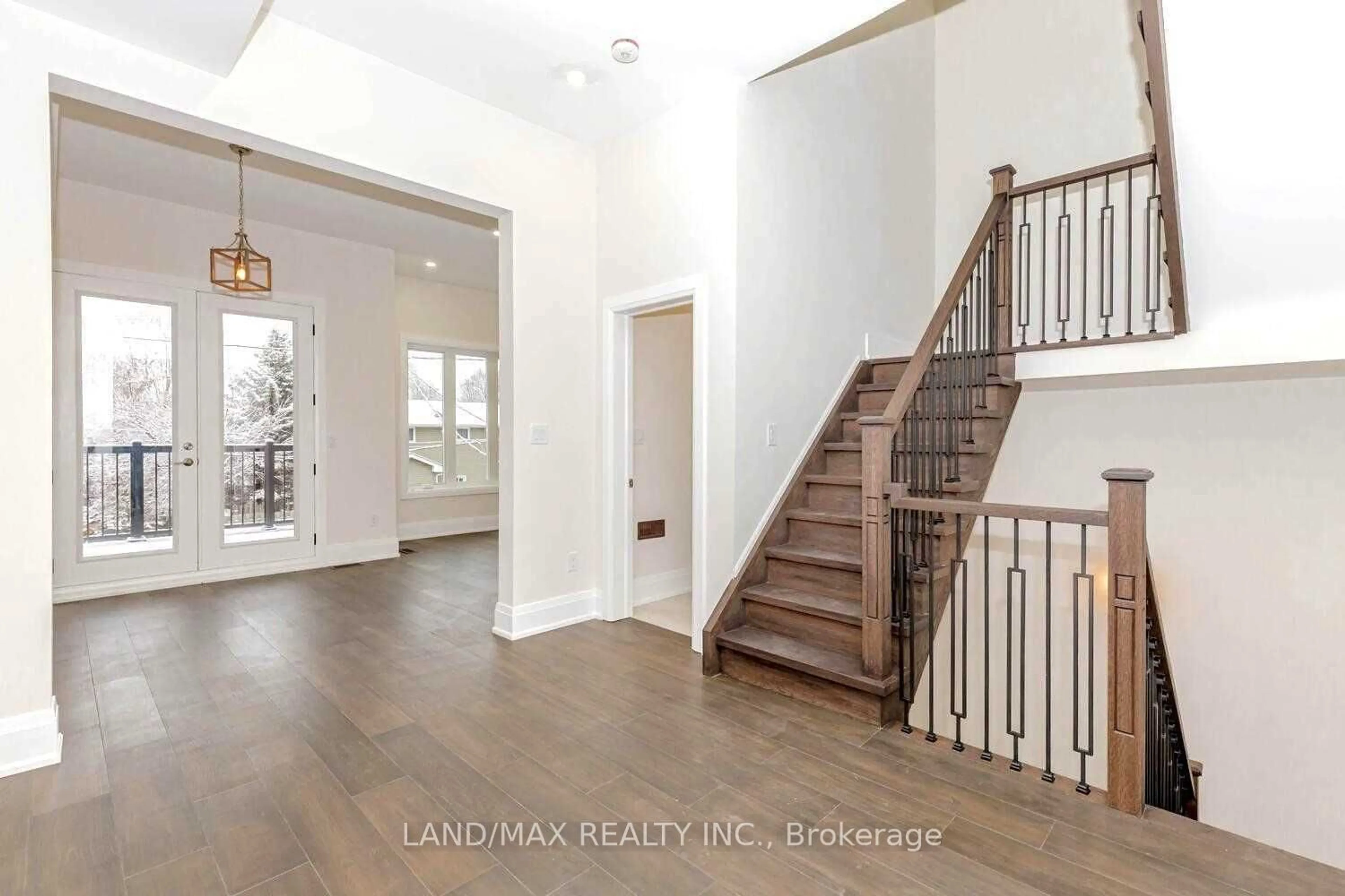 Indoor entryway, wood floors for 110A Gilkison St, Brantford Ontario N3T 2A3