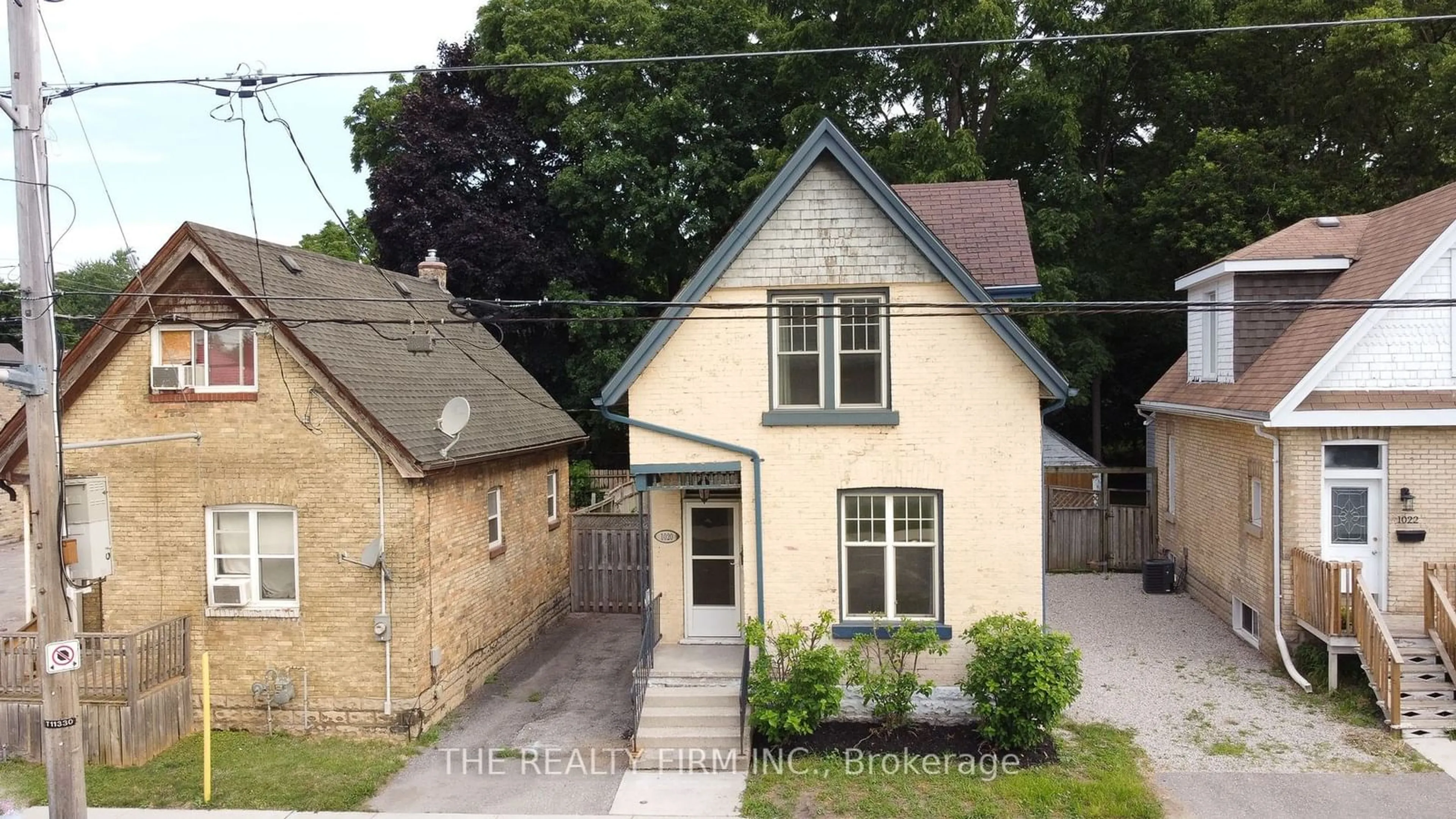 Frontside or backside of a home, the street view for 1020 Trafalgar St, London Ontario N5Z 1G4