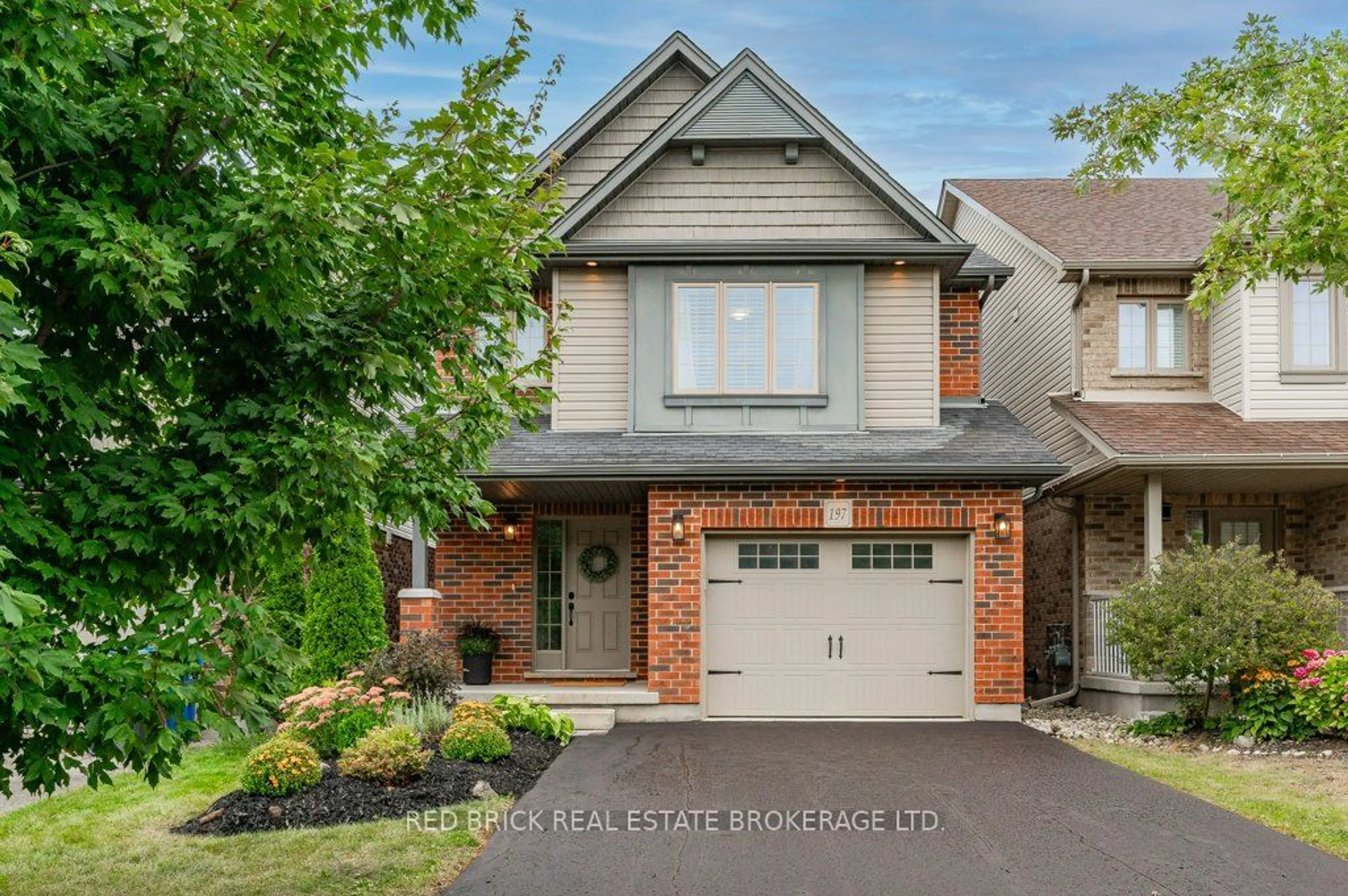 Home with brick exterior material for 197 Summit Ridge Dr, Guelph Ontario N1E 6X2