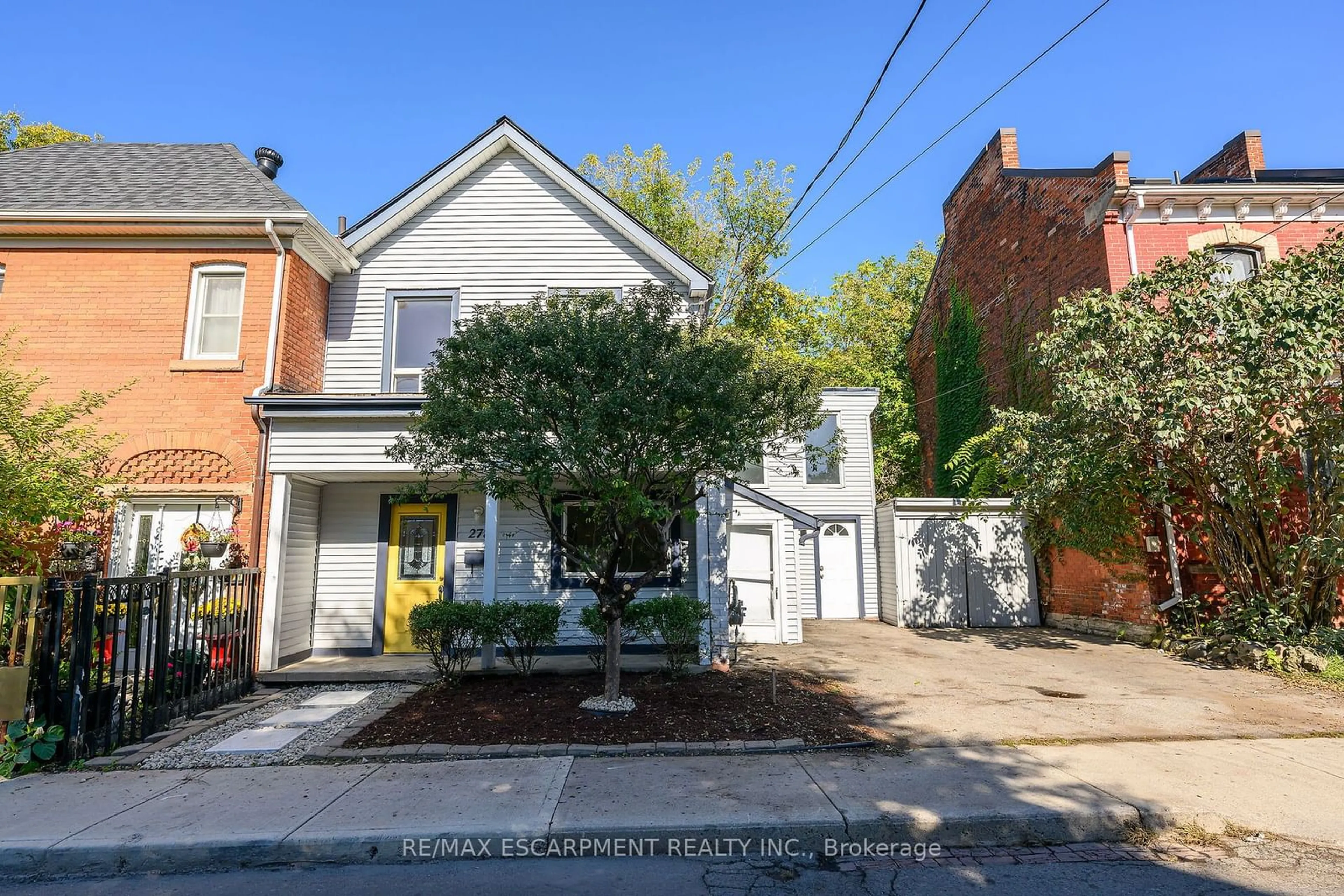 A pic from exterior of the house or condo, the street view for 278 Hunter St, Hamilton Ontario L8P 1S3