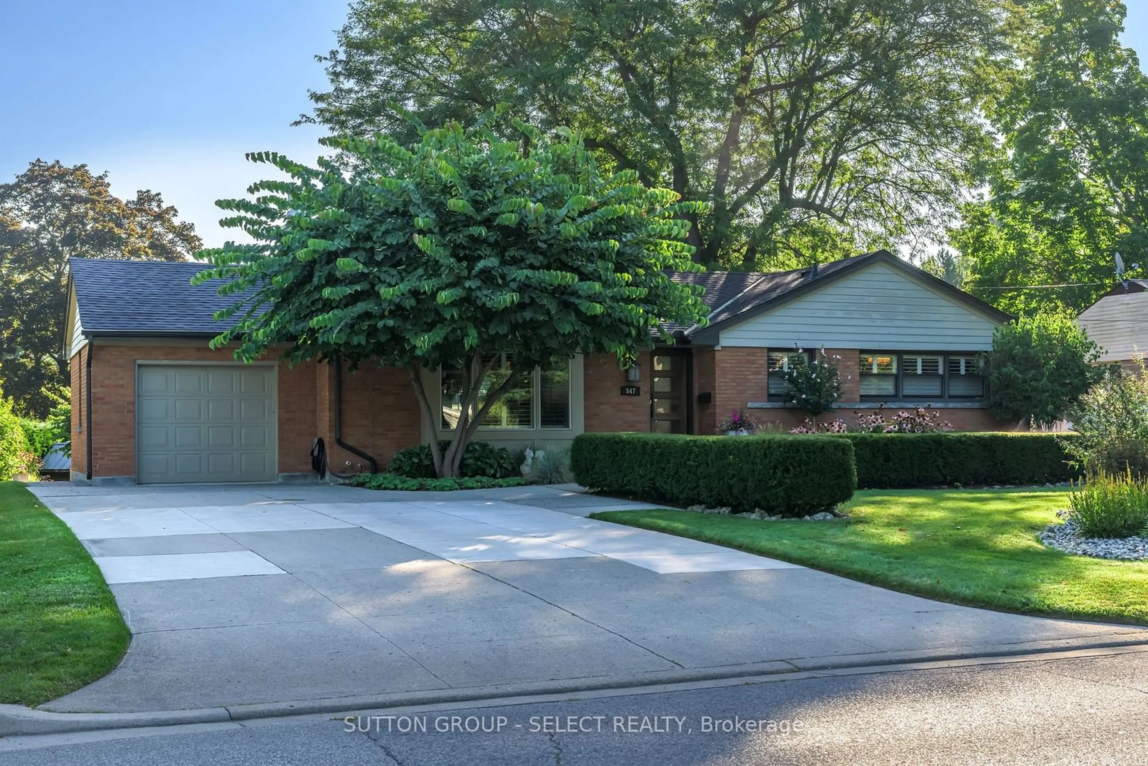 Frontside or backside of a home, the street view for 547 Sherene Terr, London Ontario N6H 3J6